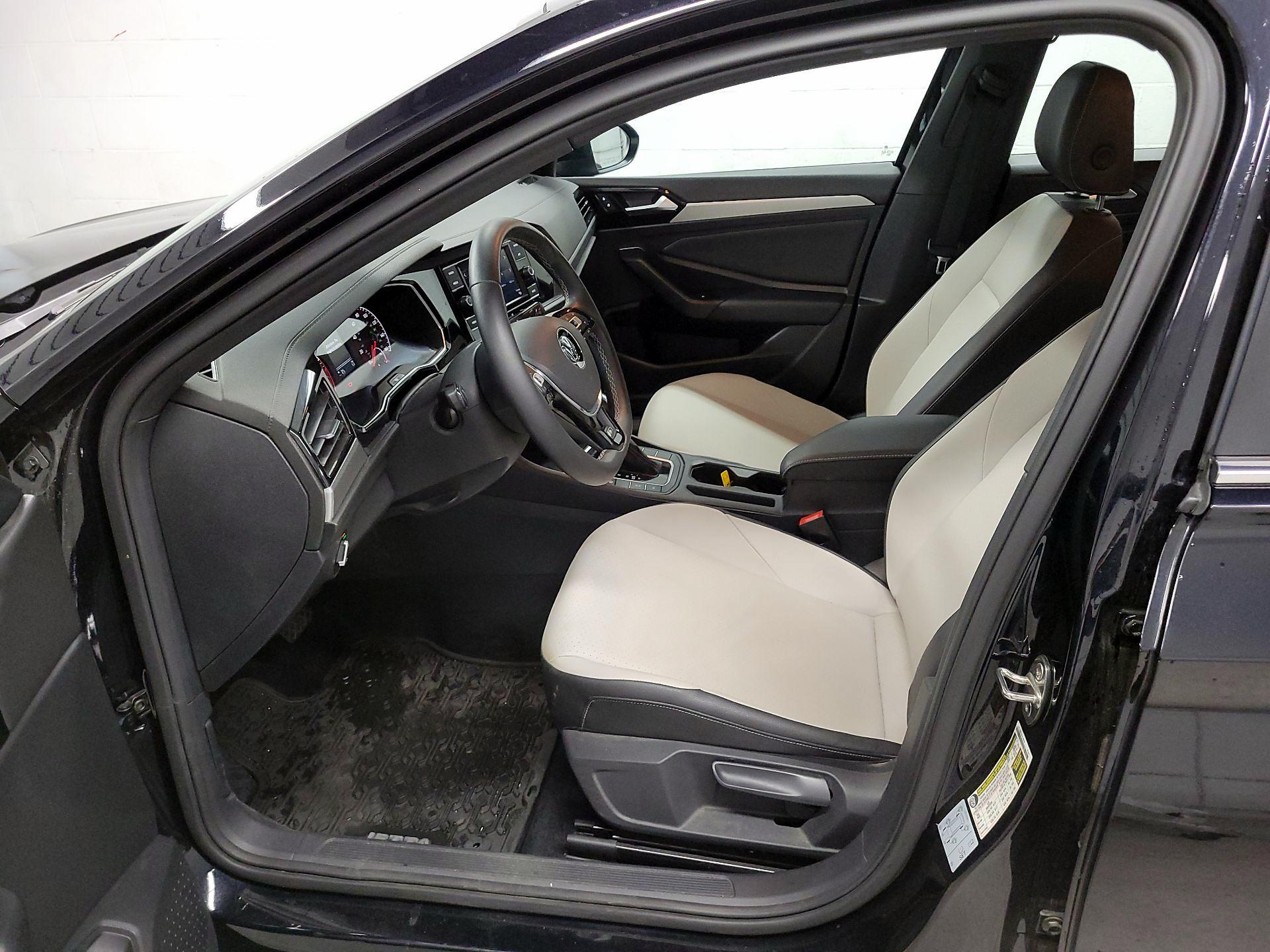 Thumbnail: 2021 Volkswagen Jetta - 11