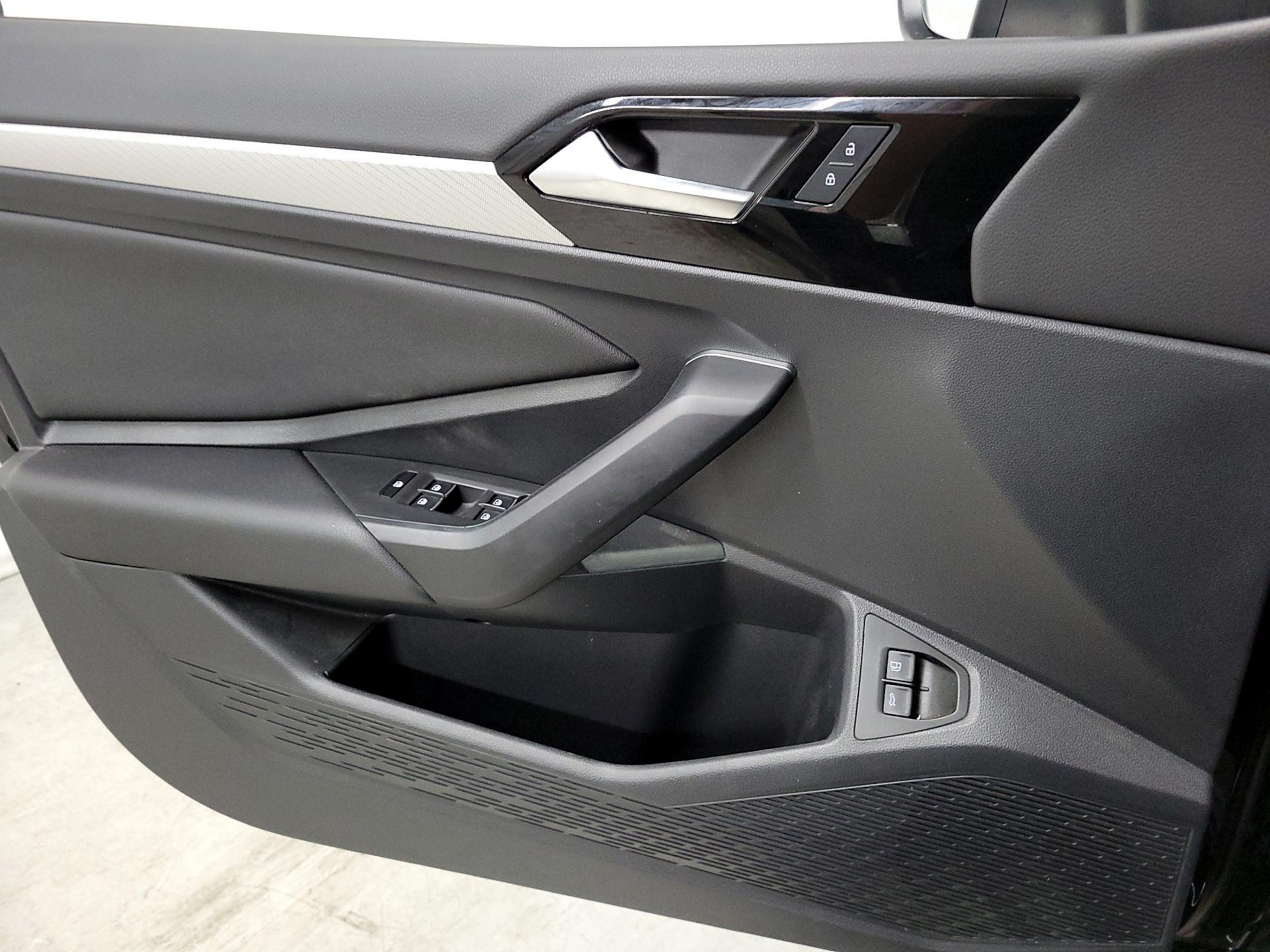 Thumbnail: 2021 Volkswagen Jetta - 12