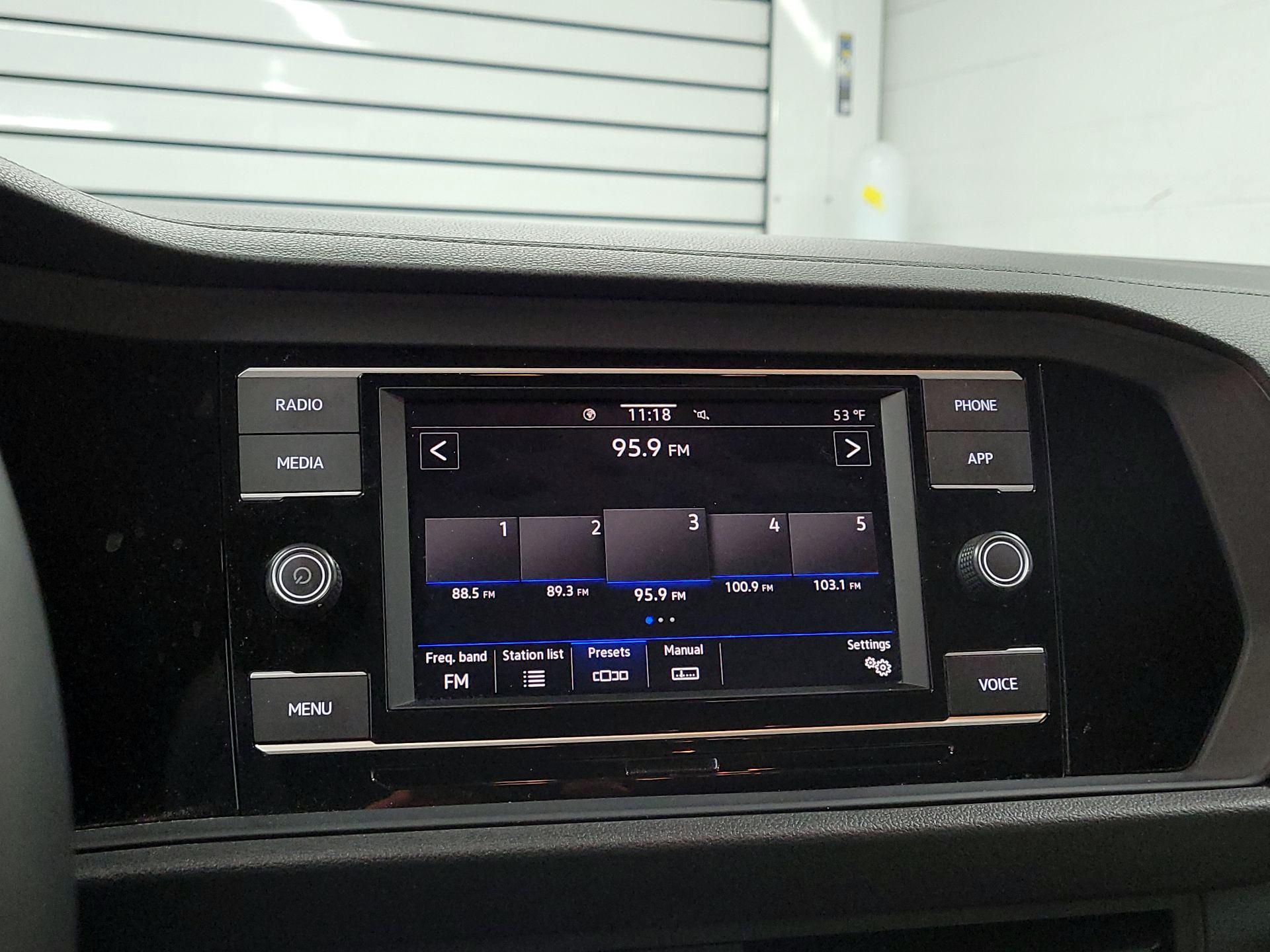 Thumbnail: 2021 Volkswagen Jetta - 15