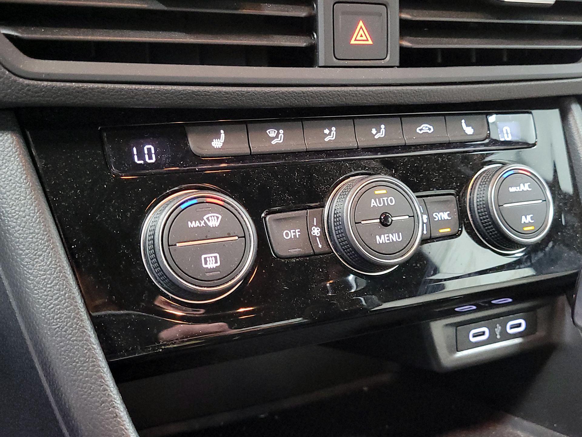 Thumbnail: 2021 Volkswagen Jetta - 16