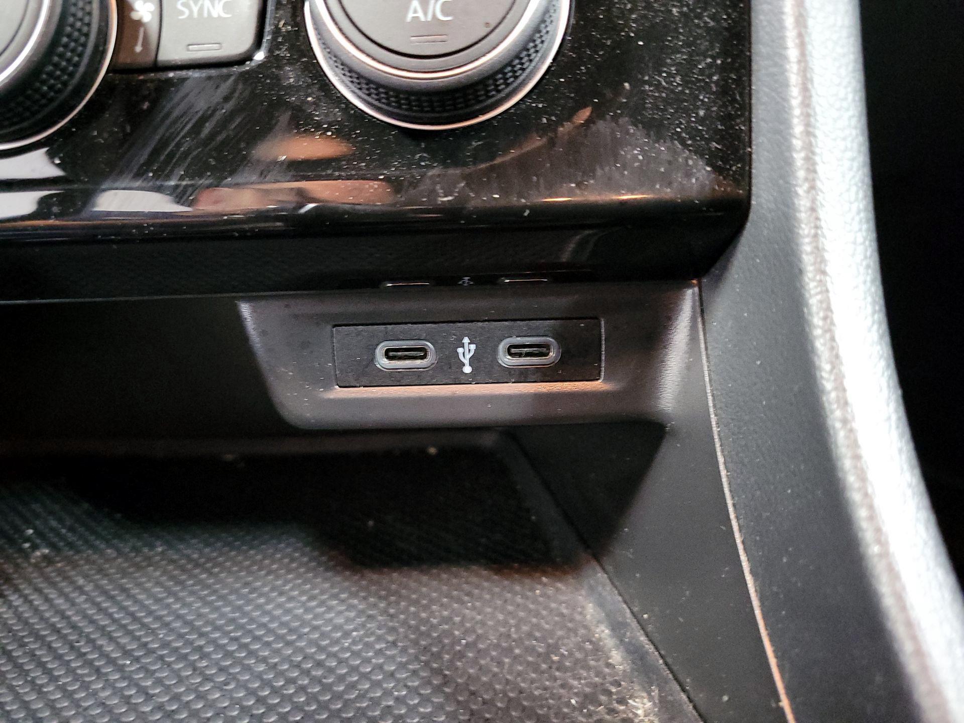 Thumbnail: 2021 Volkswagen Jetta - 18