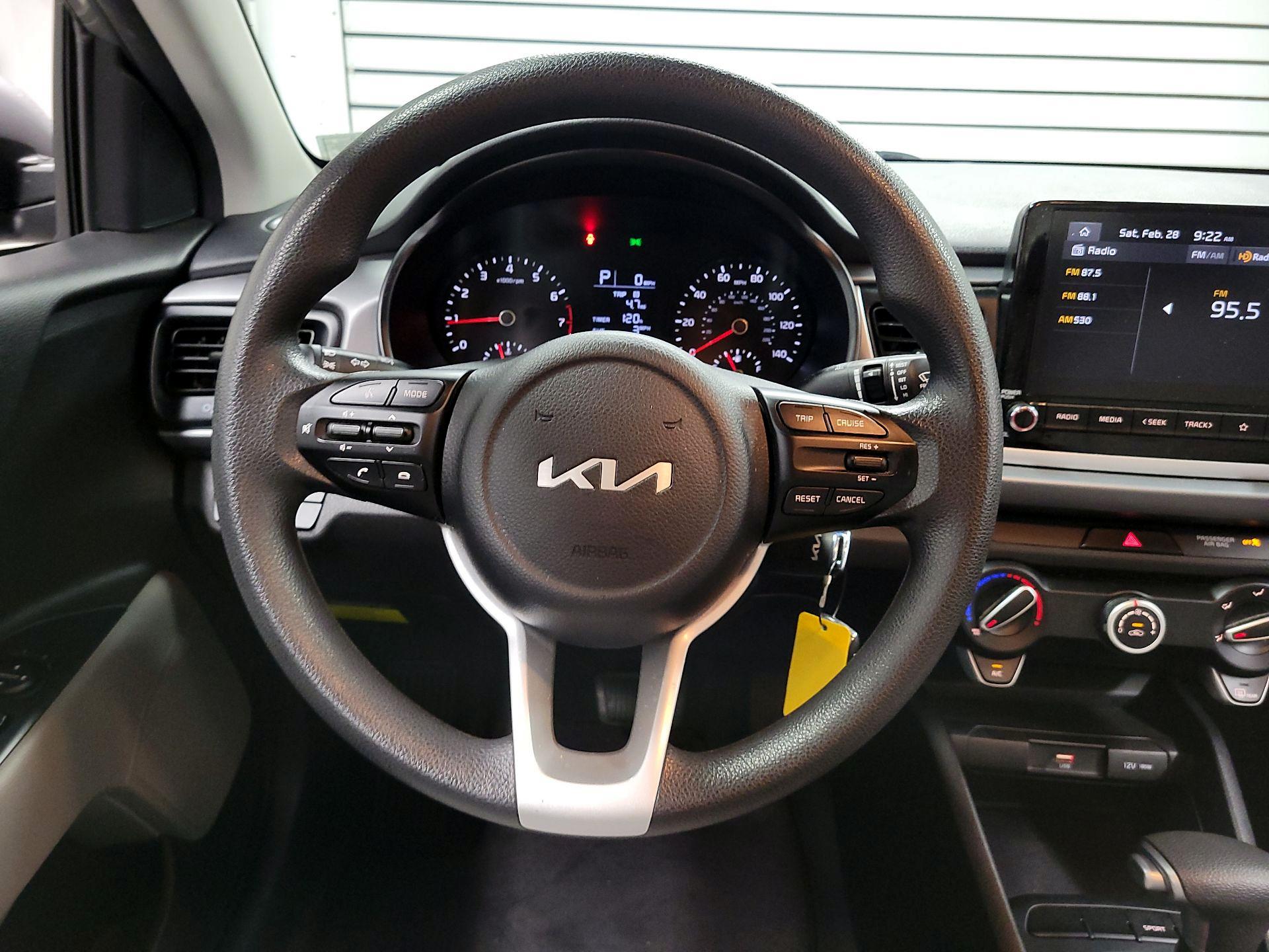 Thumbnail: 2022 Kia Rio - 10