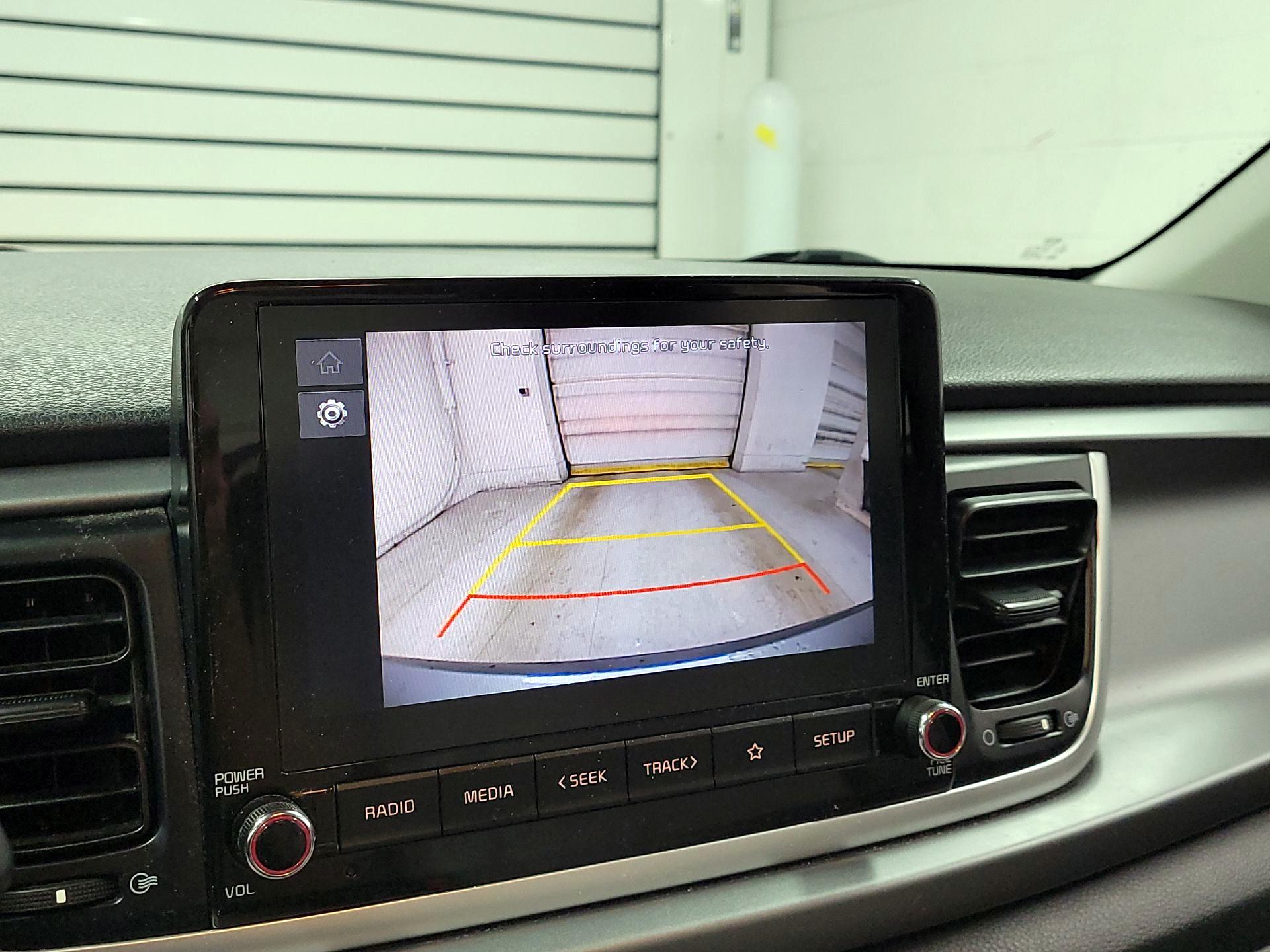 Thumbnail: 2022 Kia Rio - 14