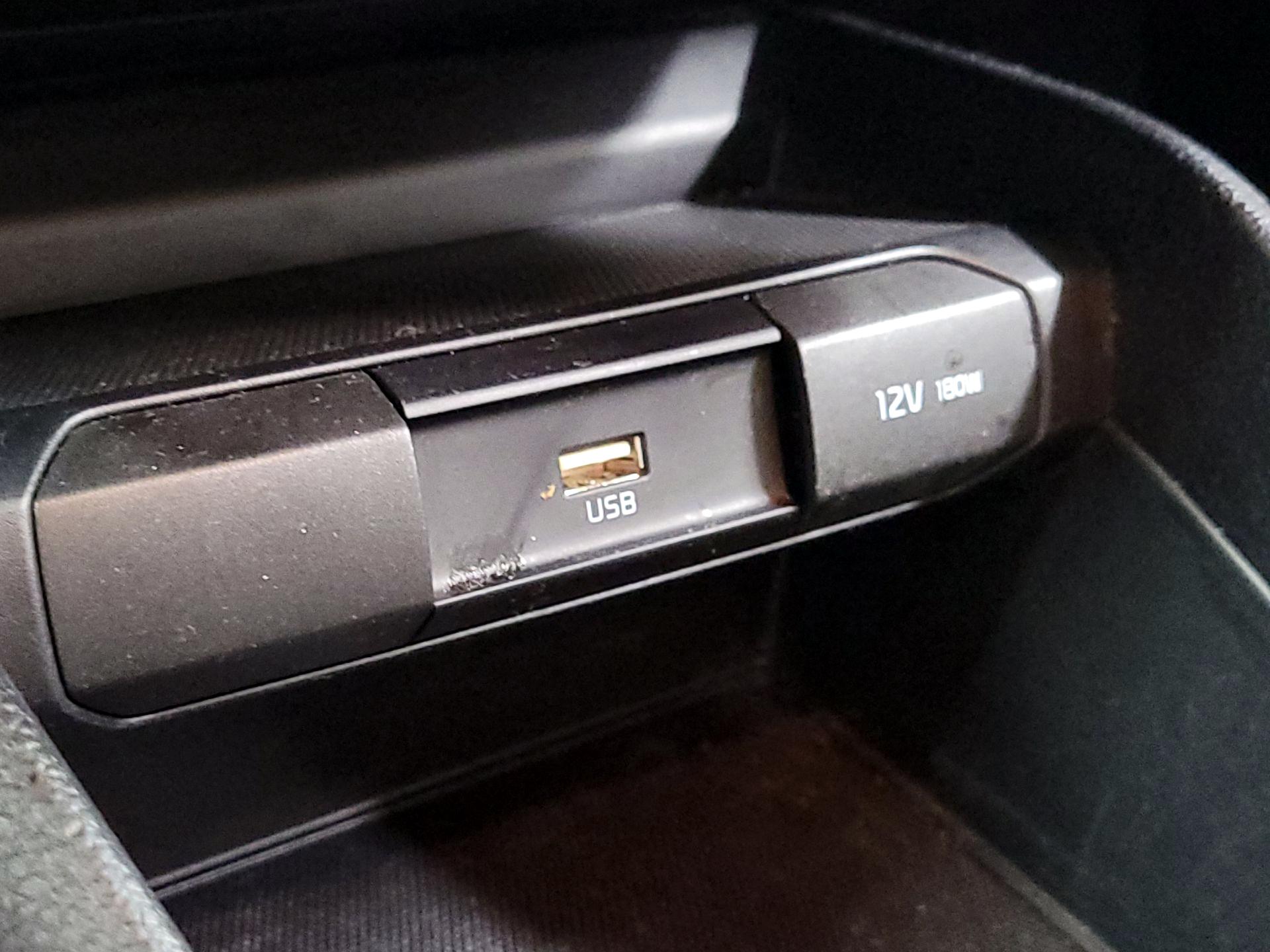 Thumbnail: 2022 Kia Rio - 18