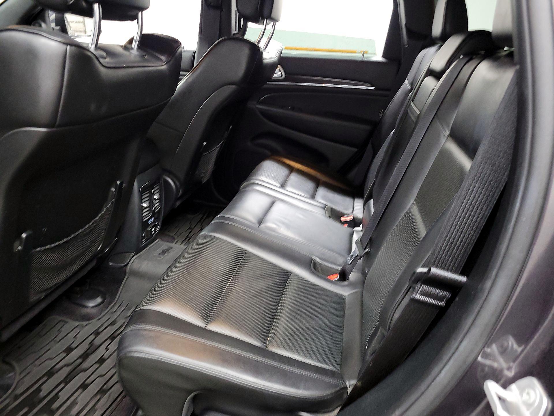 Thumbnail: 2018 Jeep Grand Cherokee - 17