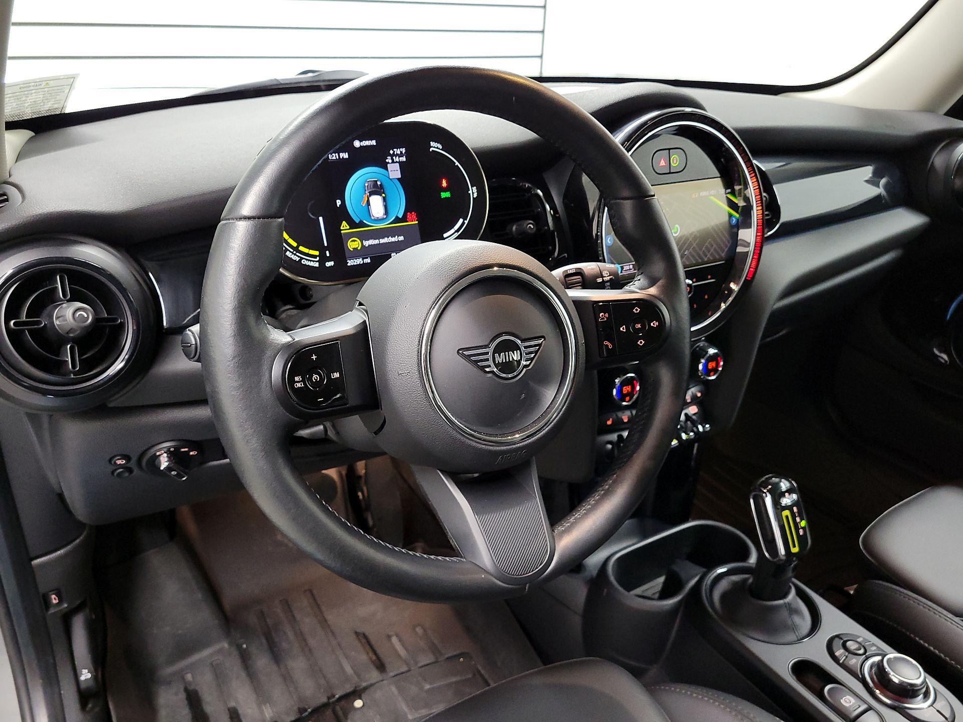 Thumbnail: 2022 MINI Cooper Hardtop - 9