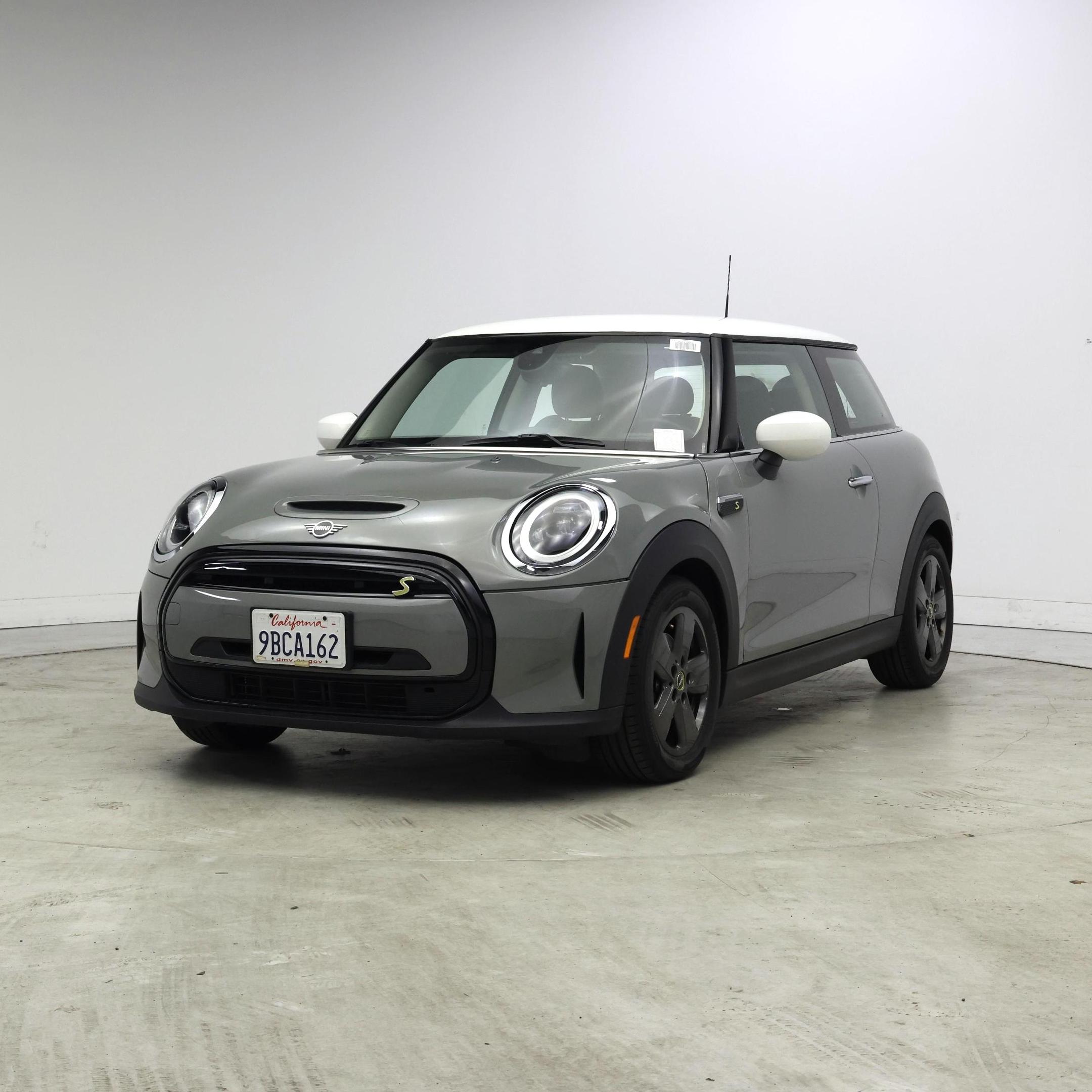 Thumbnail: 2022 MINI Cooper Hardtop - 4