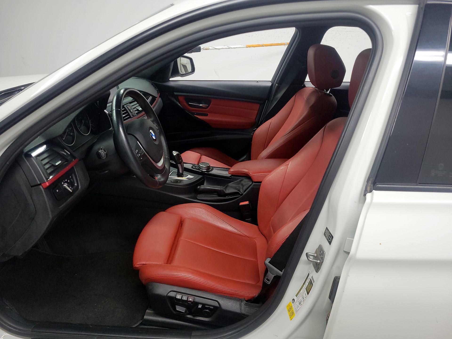 Thumbnail: 2015 BMW 3 Series - 11