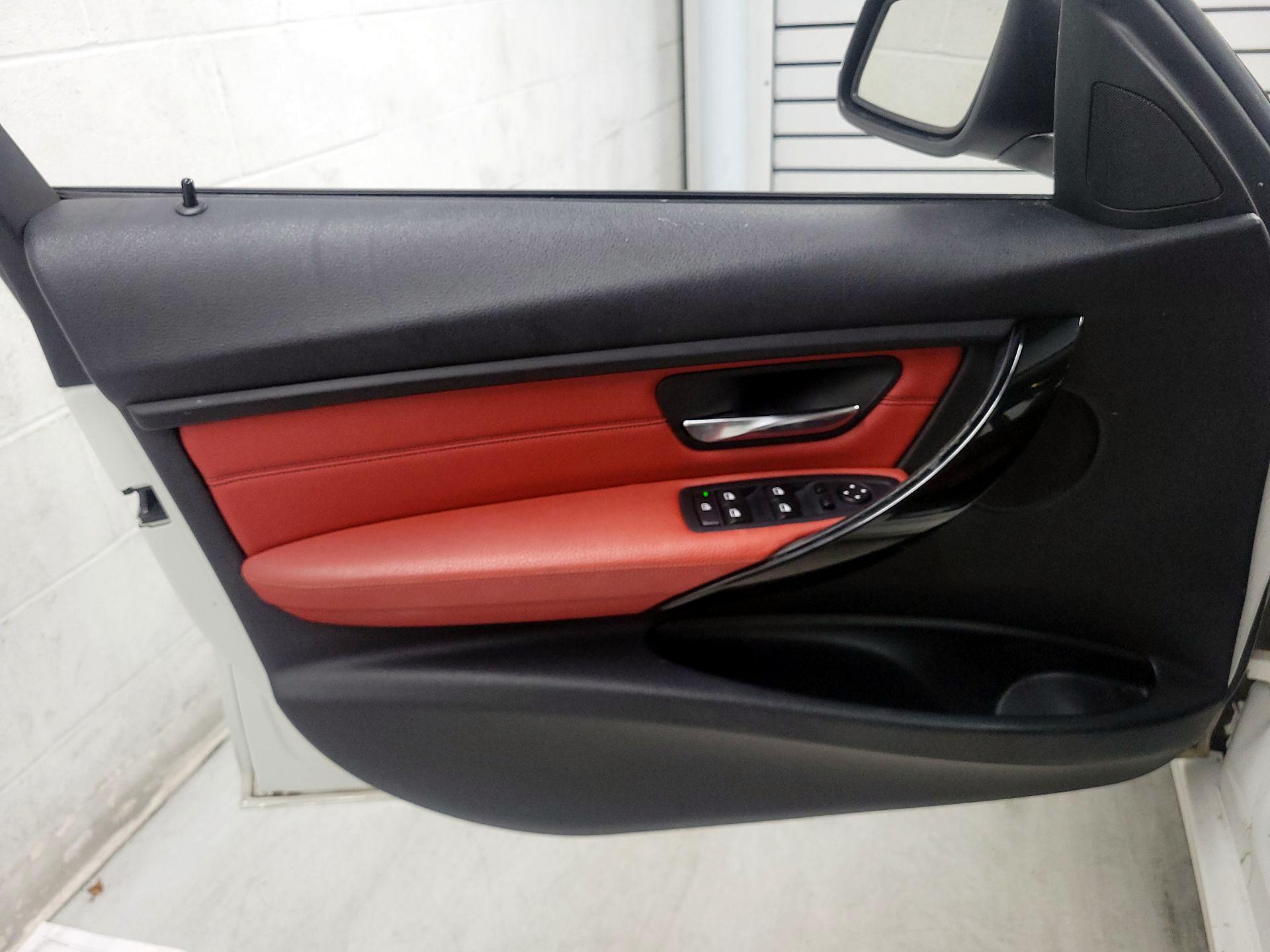 Thumbnail: 2015 BMW 3 Series - 12