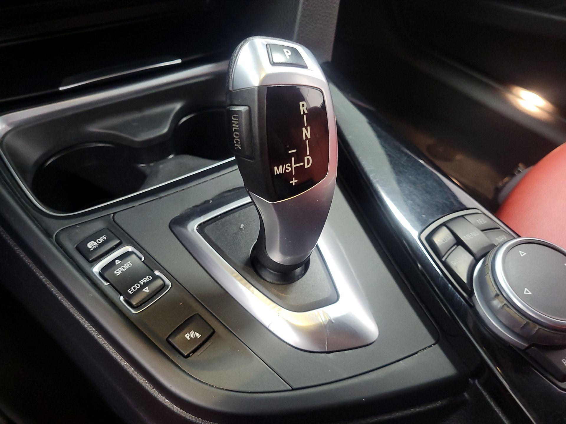 Thumbnail: 2015 BMW 3 Series - 17