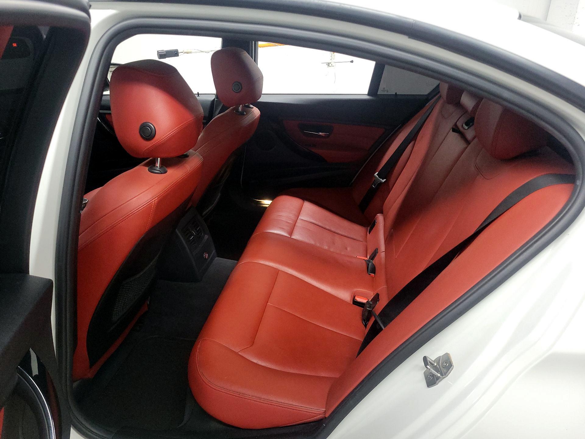 Thumbnail: 2015 BMW 3 Series - 20