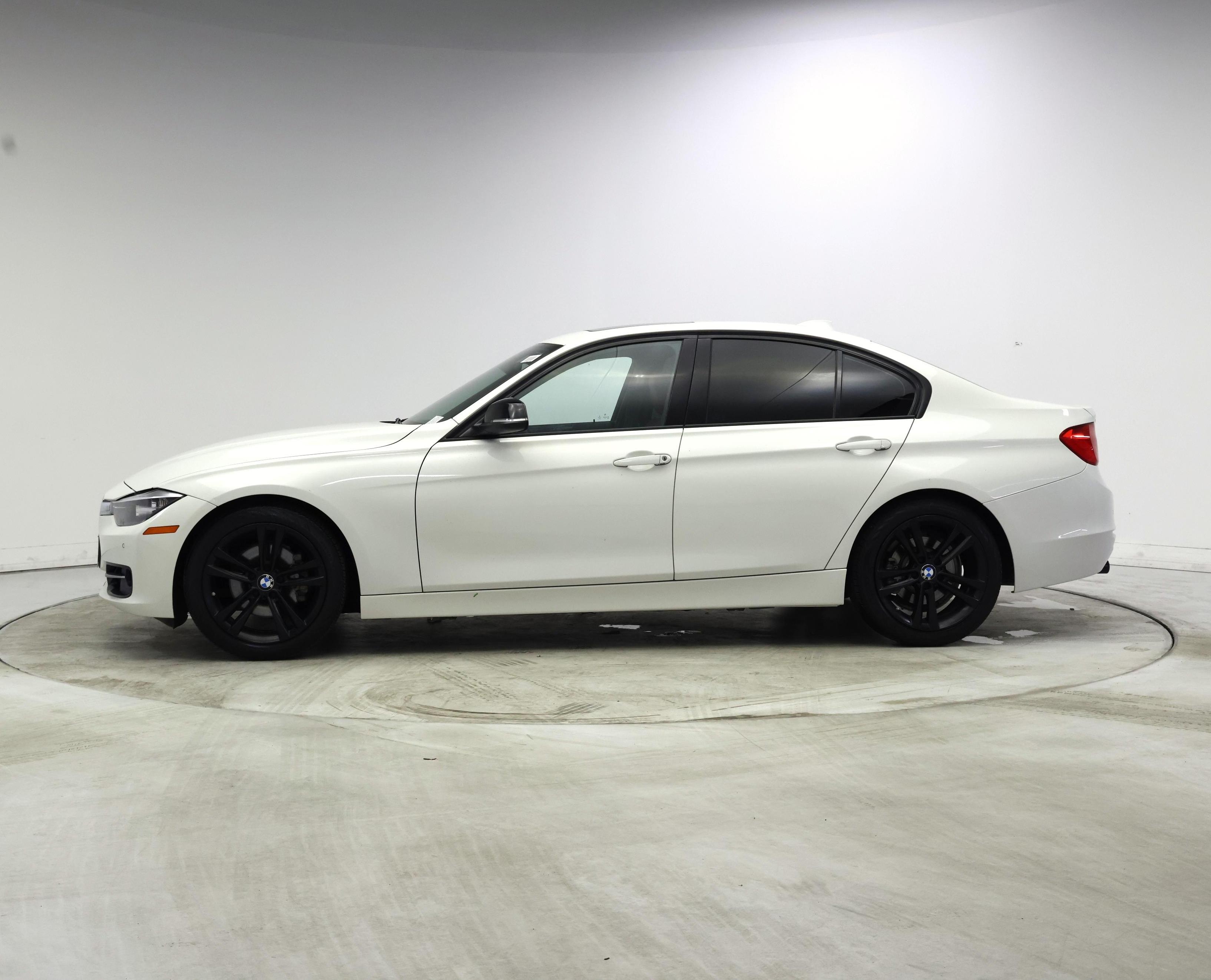 Thumbnail: 2015 BMW 3 Series - 3