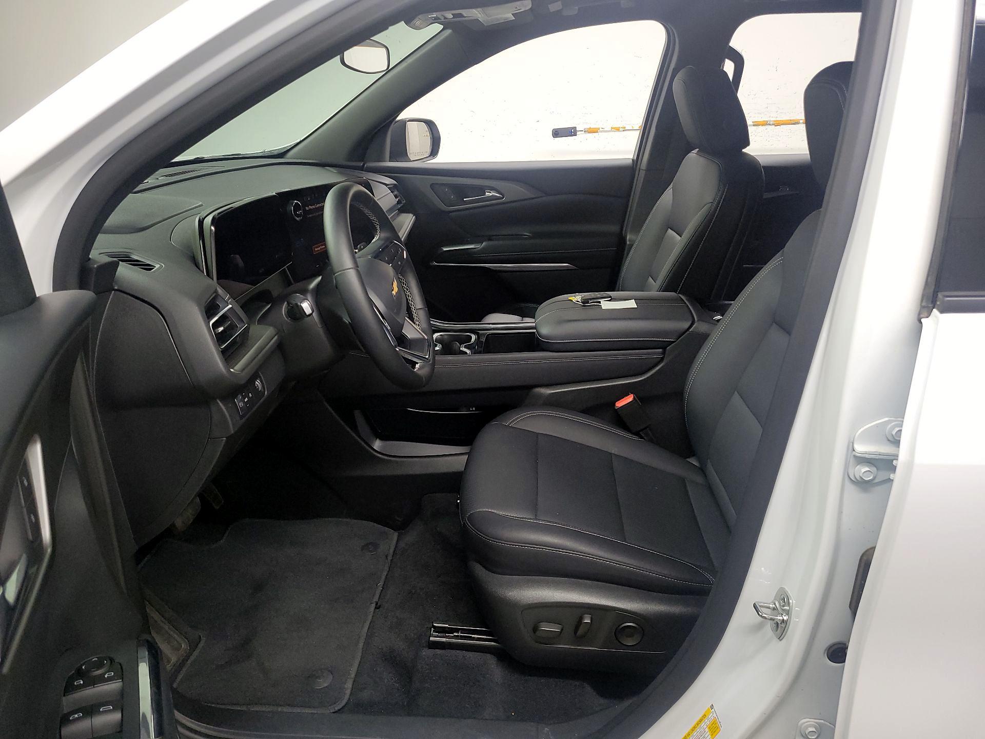 Thumbnail: 2025 Chevrolet Traverse - 11