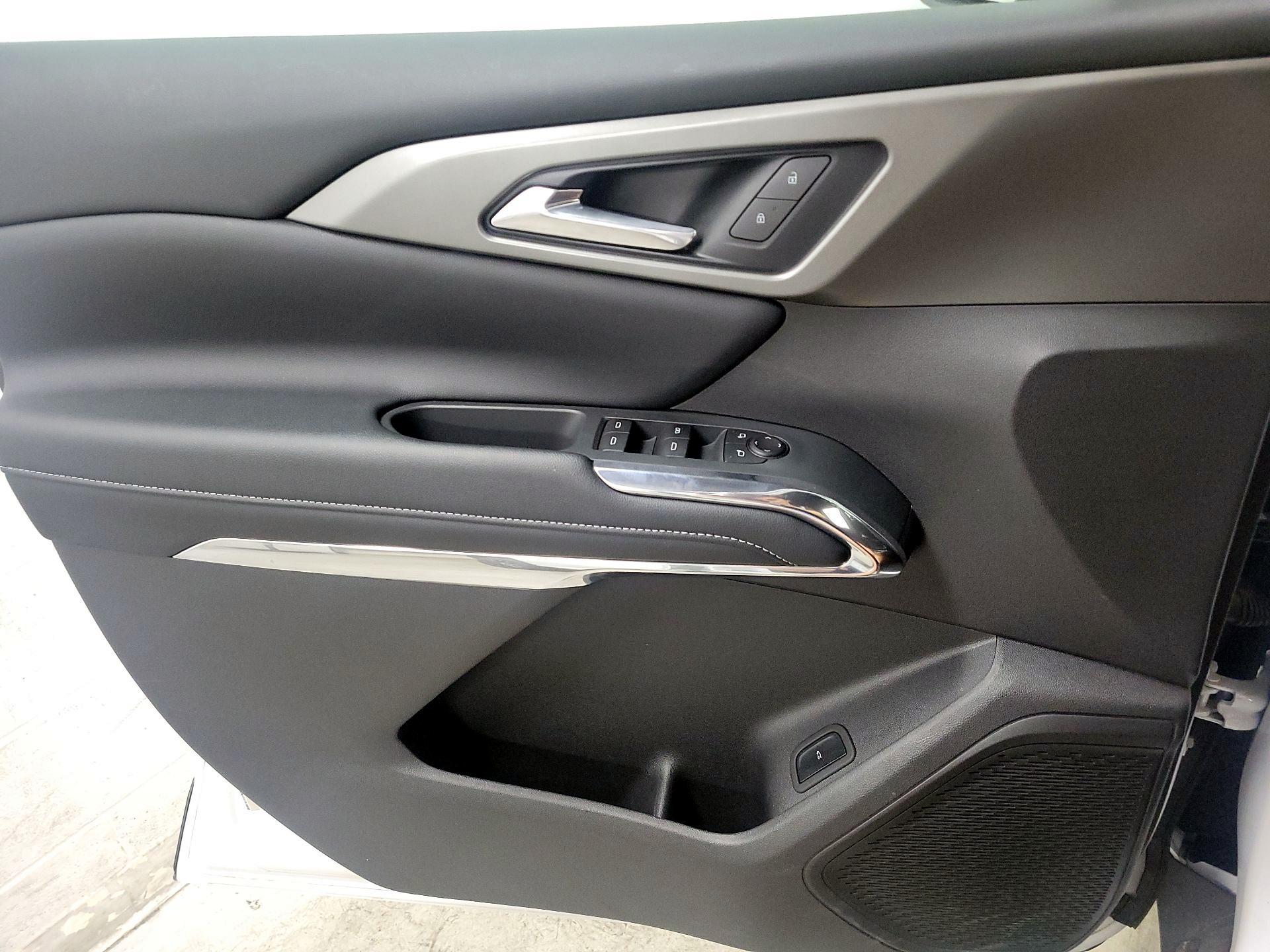 Thumbnail: 2025 Chevrolet Traverse - 12