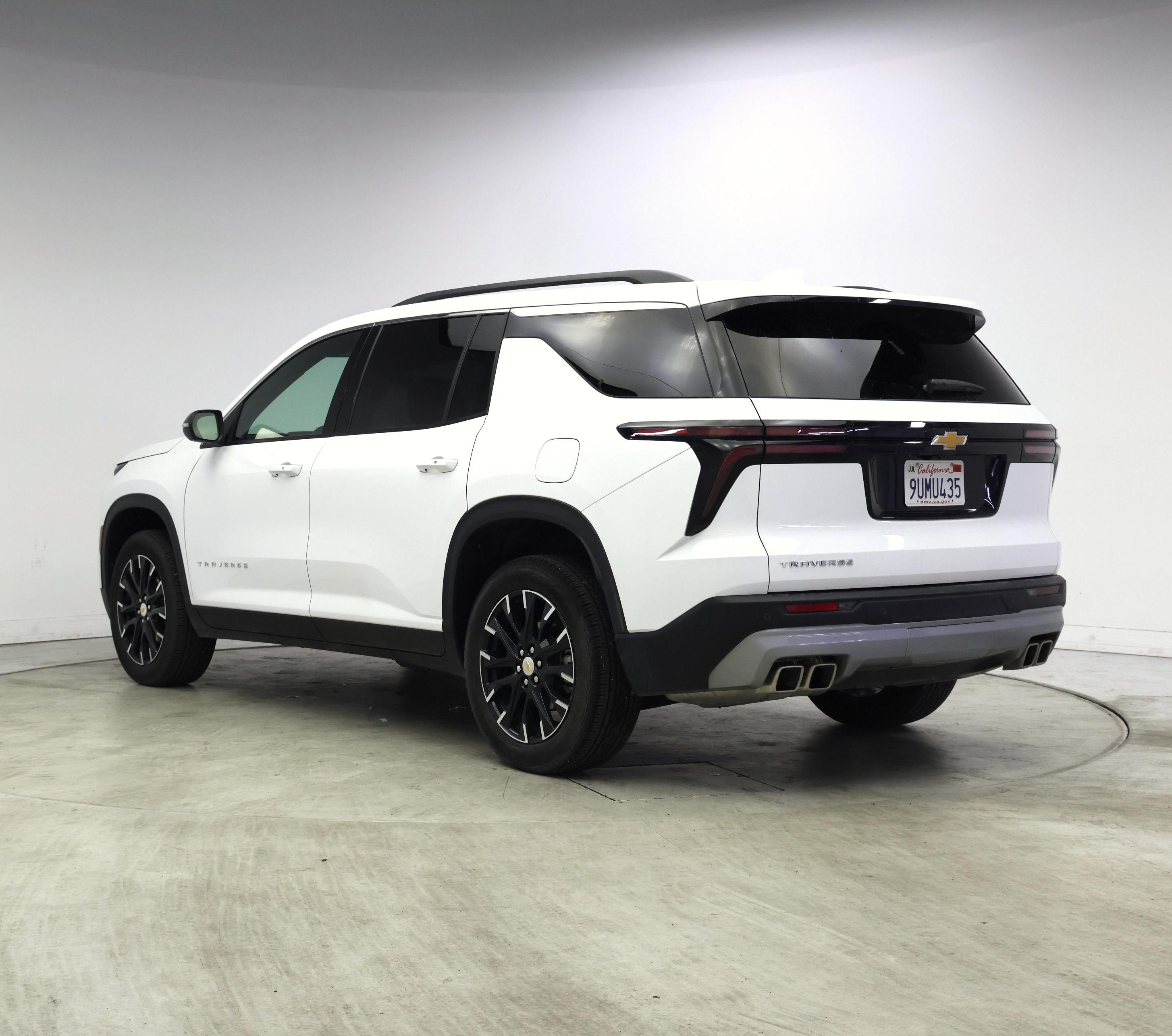 Thumbnail: 2025 Chevrolet Traverse - 2