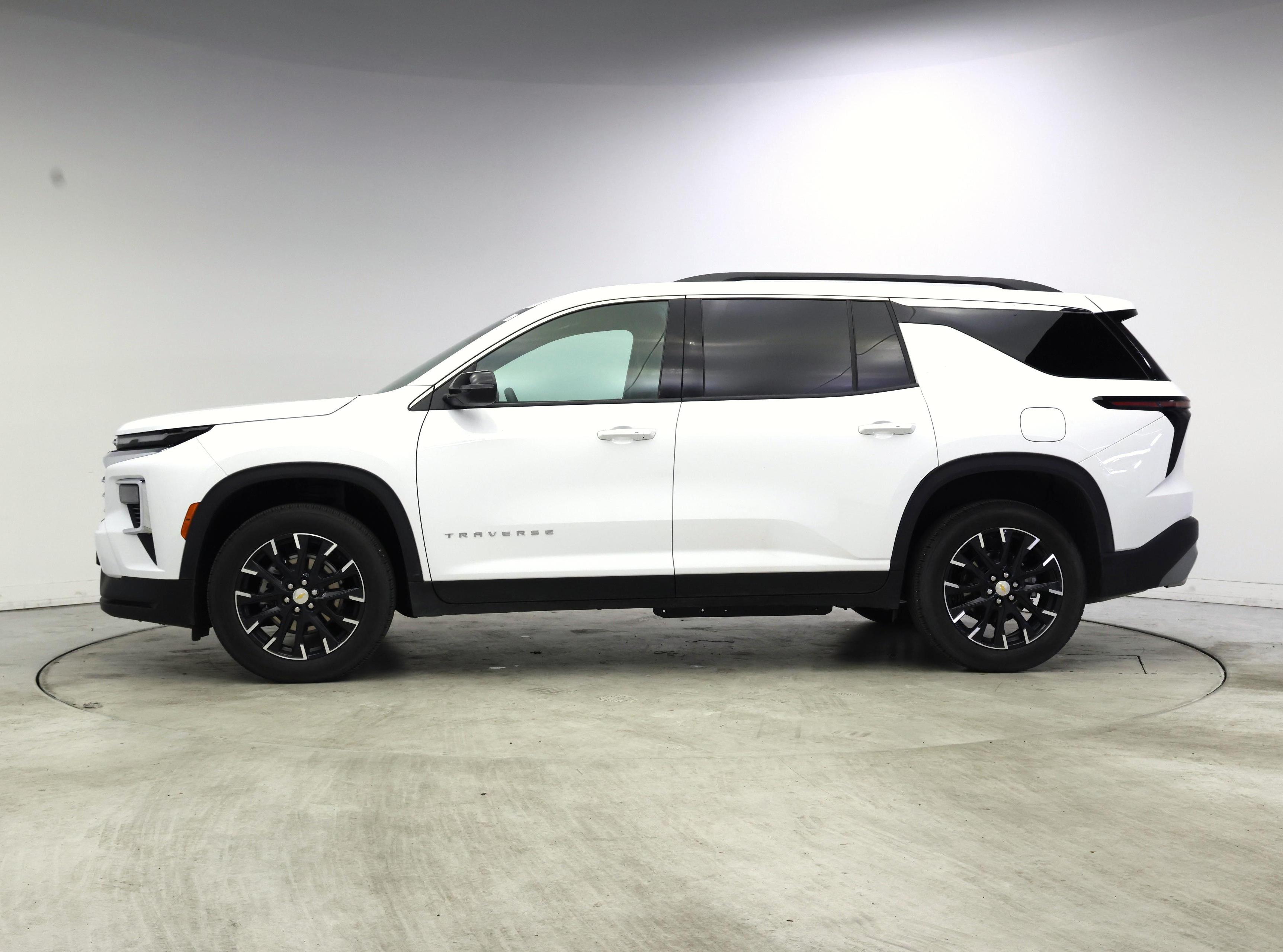 Thumbnail: 2025 Chevrolet Traverse - 3