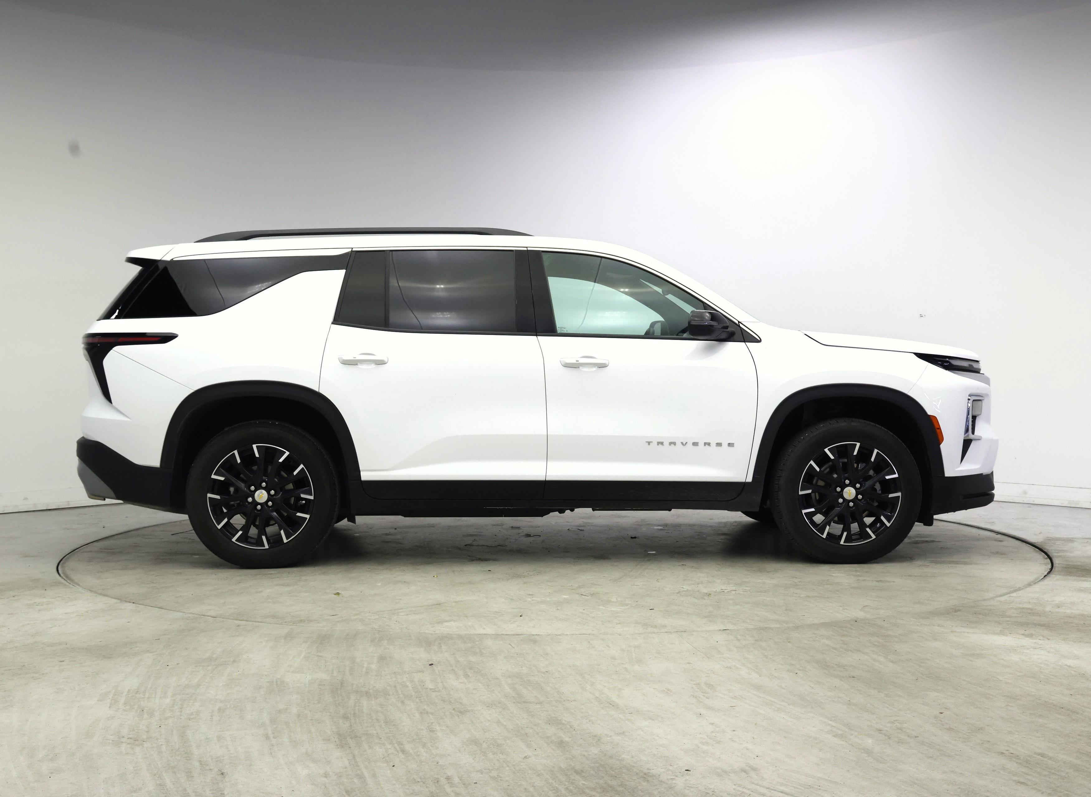 Thumbnail: 2025 Chevrolet Traverse - 7