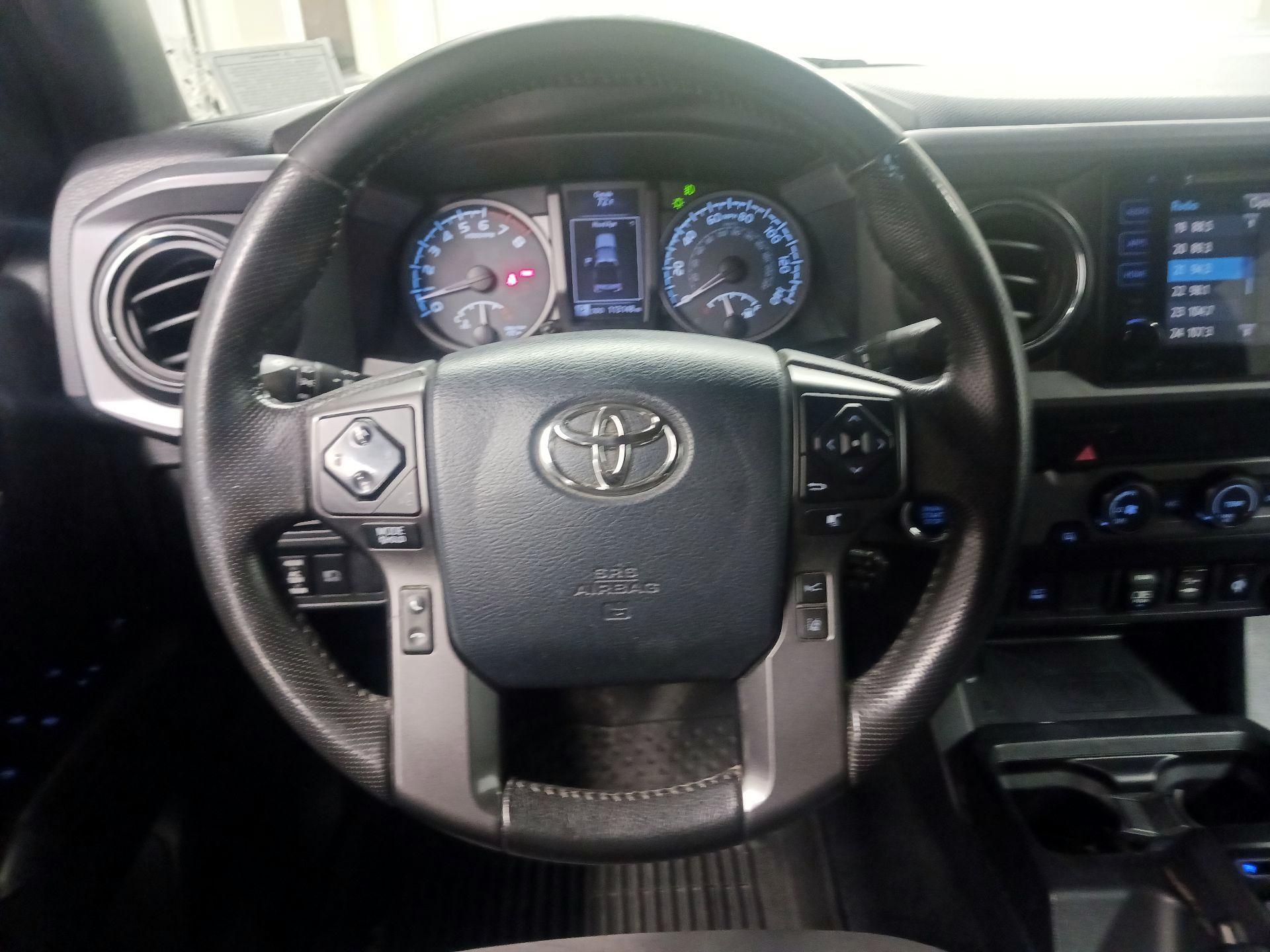 Thumbnail: 2019 Toyota Tacoma - 10