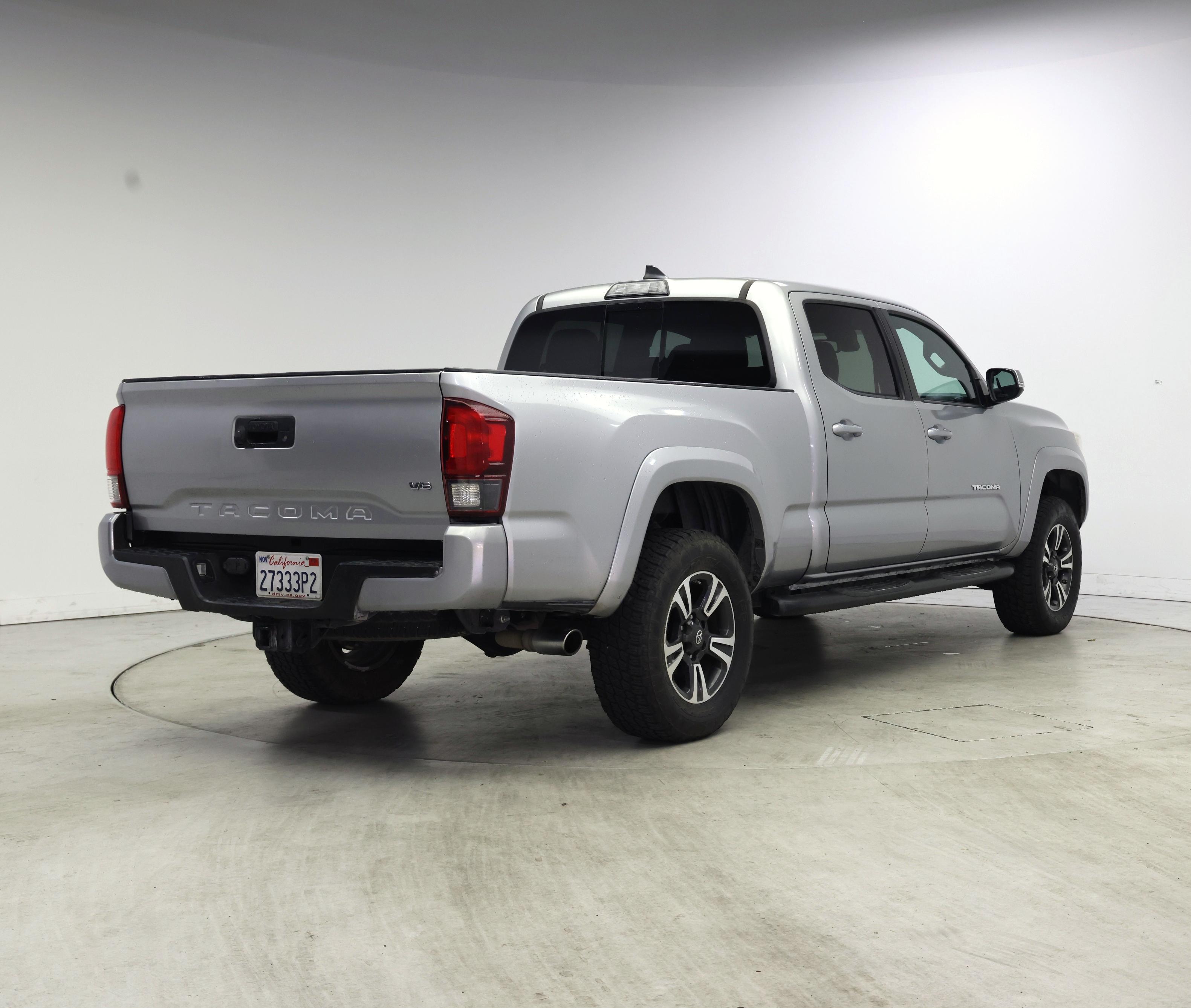 Thumbnail: 2019 Toyota Tacoma - 8