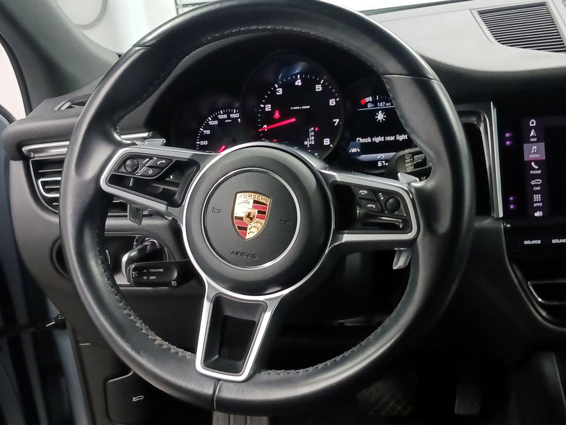 Thumbnail: 2020 Porsche Macan - 10
