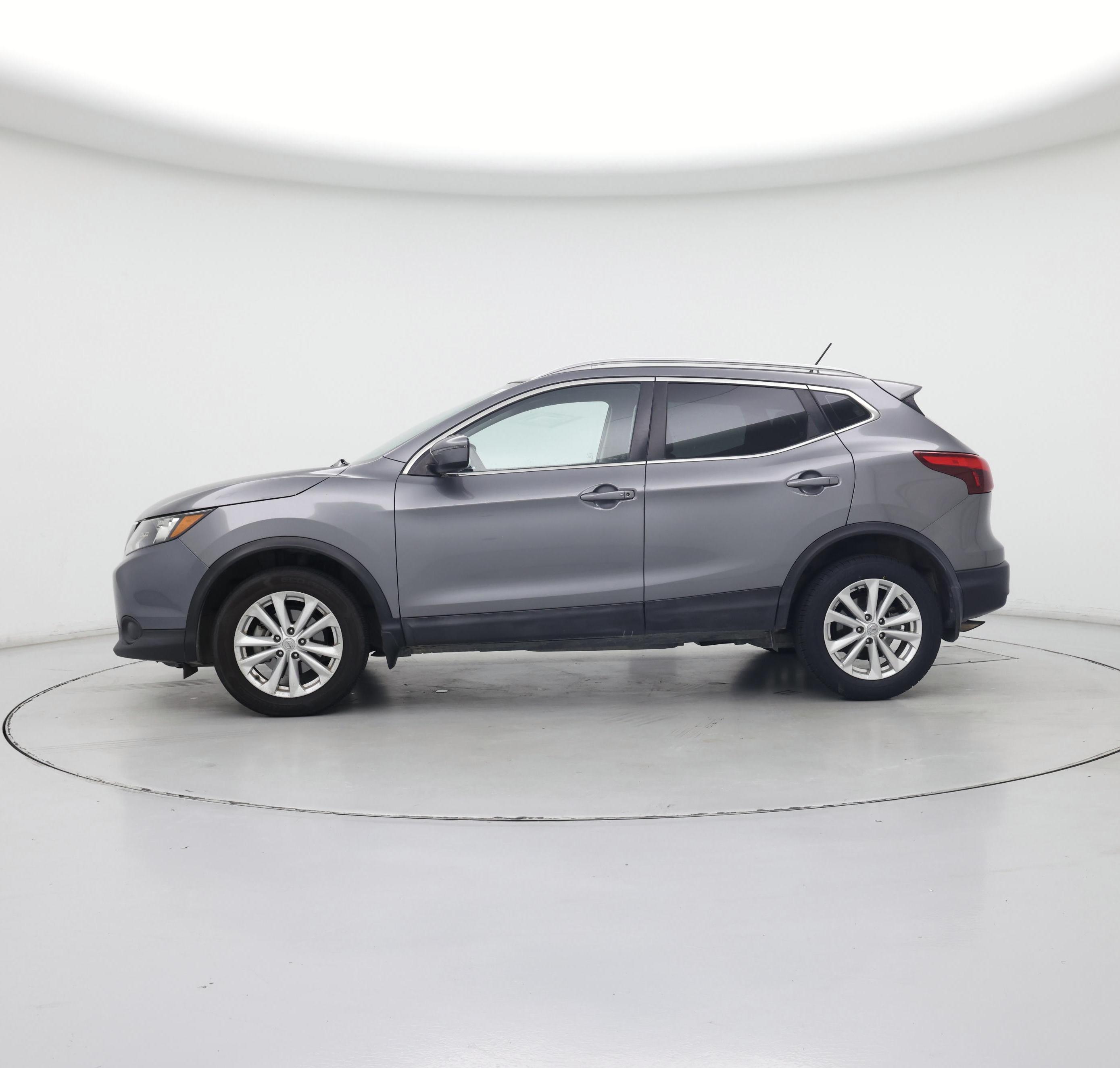 Thumbnail: 2017 Nissan Rogue Sport - 3
