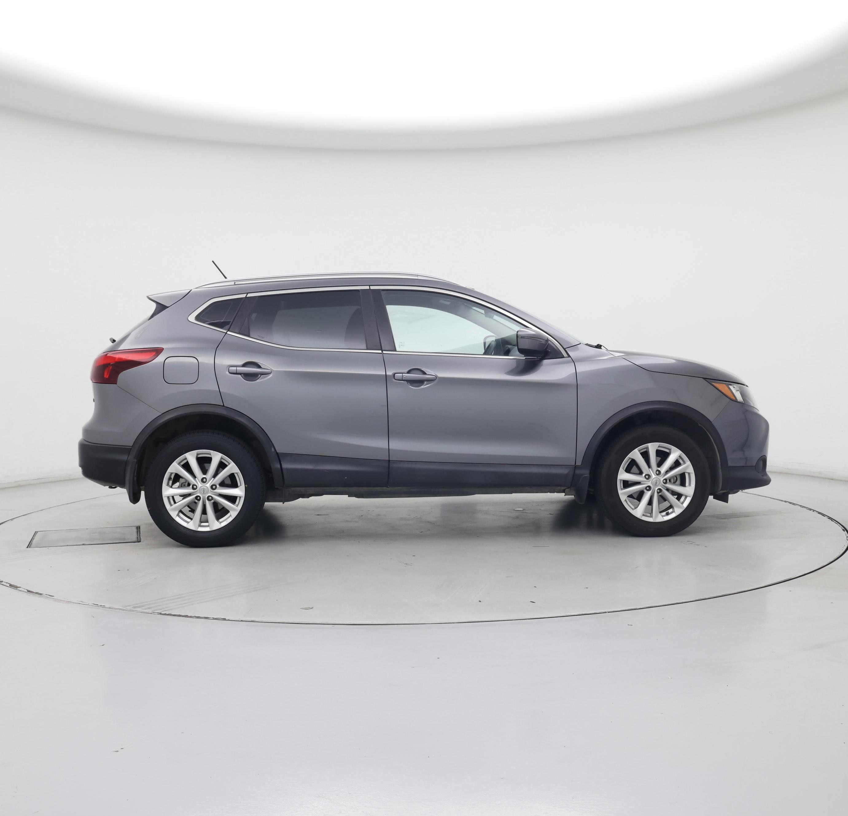 Thumbnail: 2017 Nissan Rogue Sport - 7