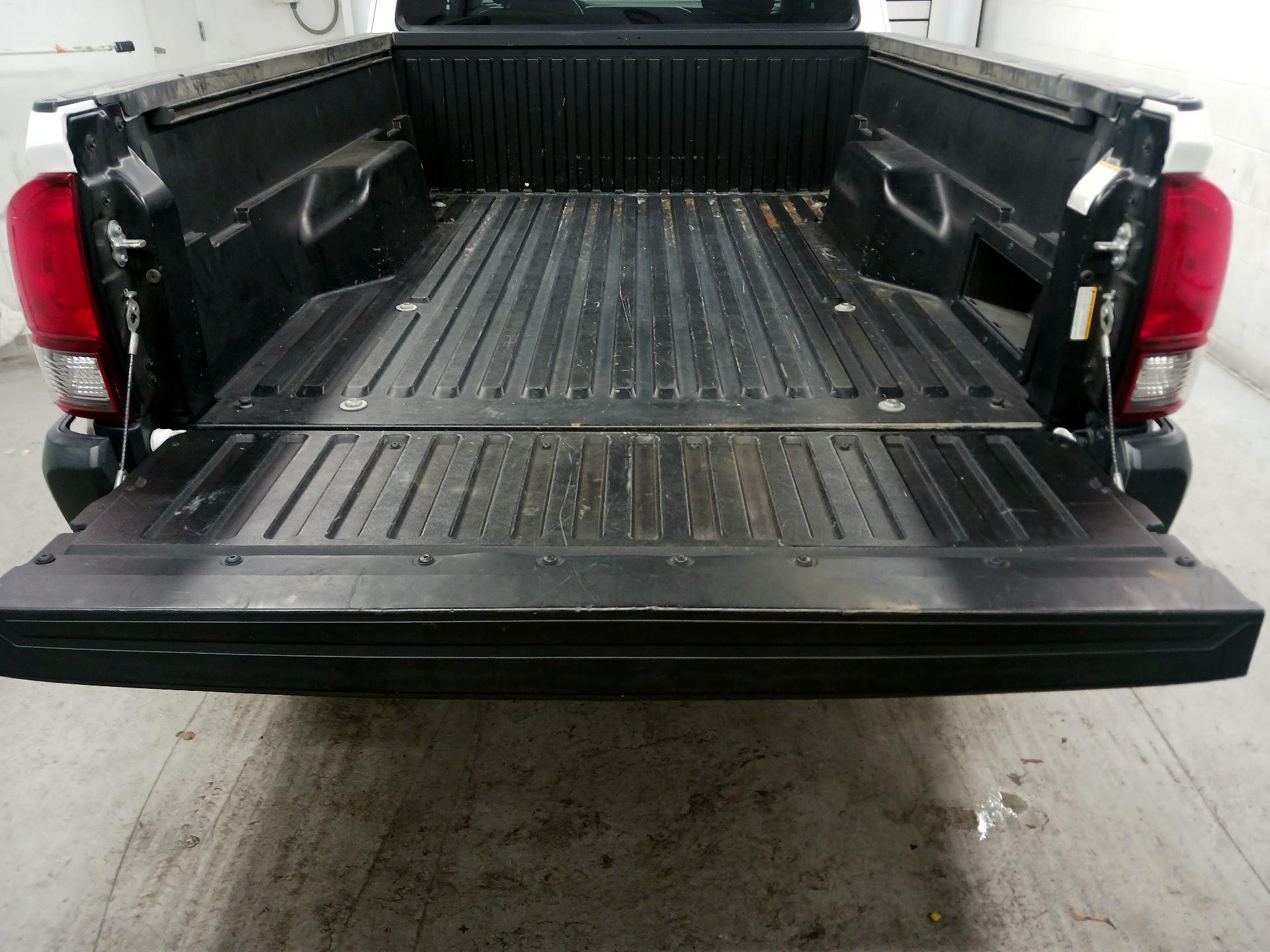 Thumbnail: 2022 Toyota Tacoma - 16