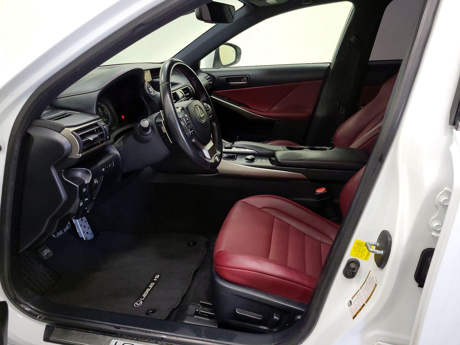 Thumbnail: 2019 Lexus IS - 11