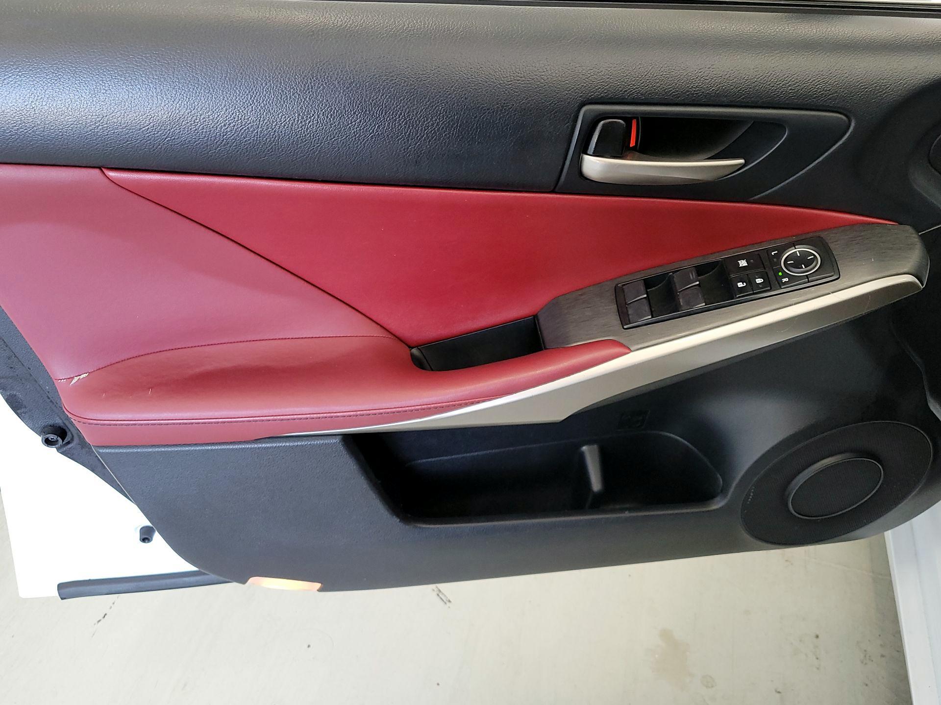 Thumbnail: 2019 Lexus IS - 12