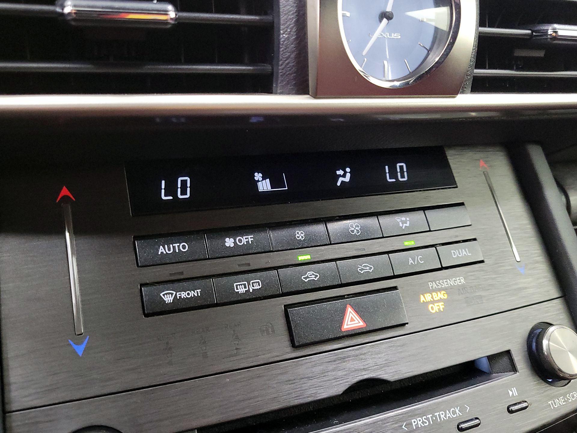 Thumbnail: 2019 Lexus IS - 17