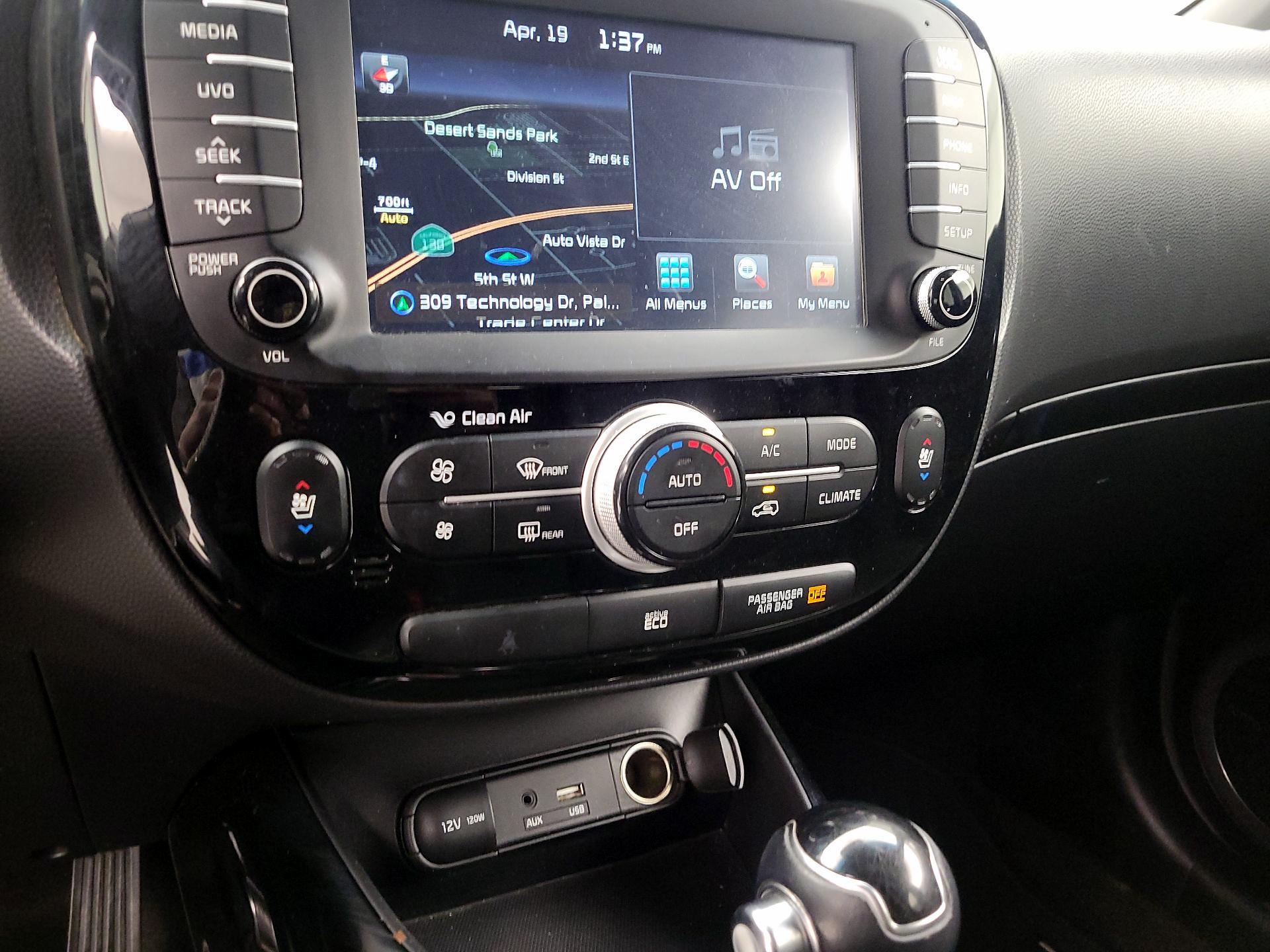 Thumbnail: 2015 Kia Soul - 15