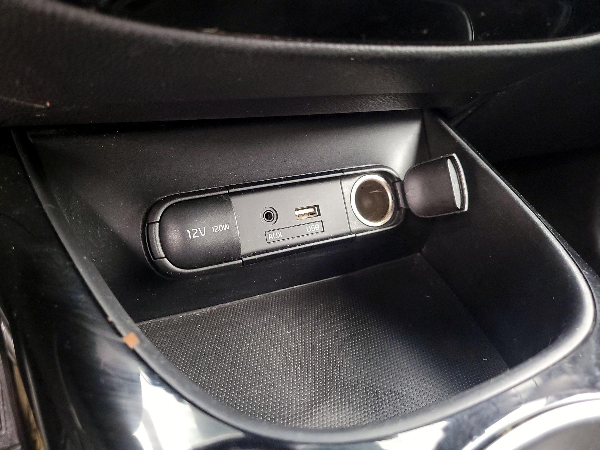 Thumbnail: 2015 Kia Soul - 17