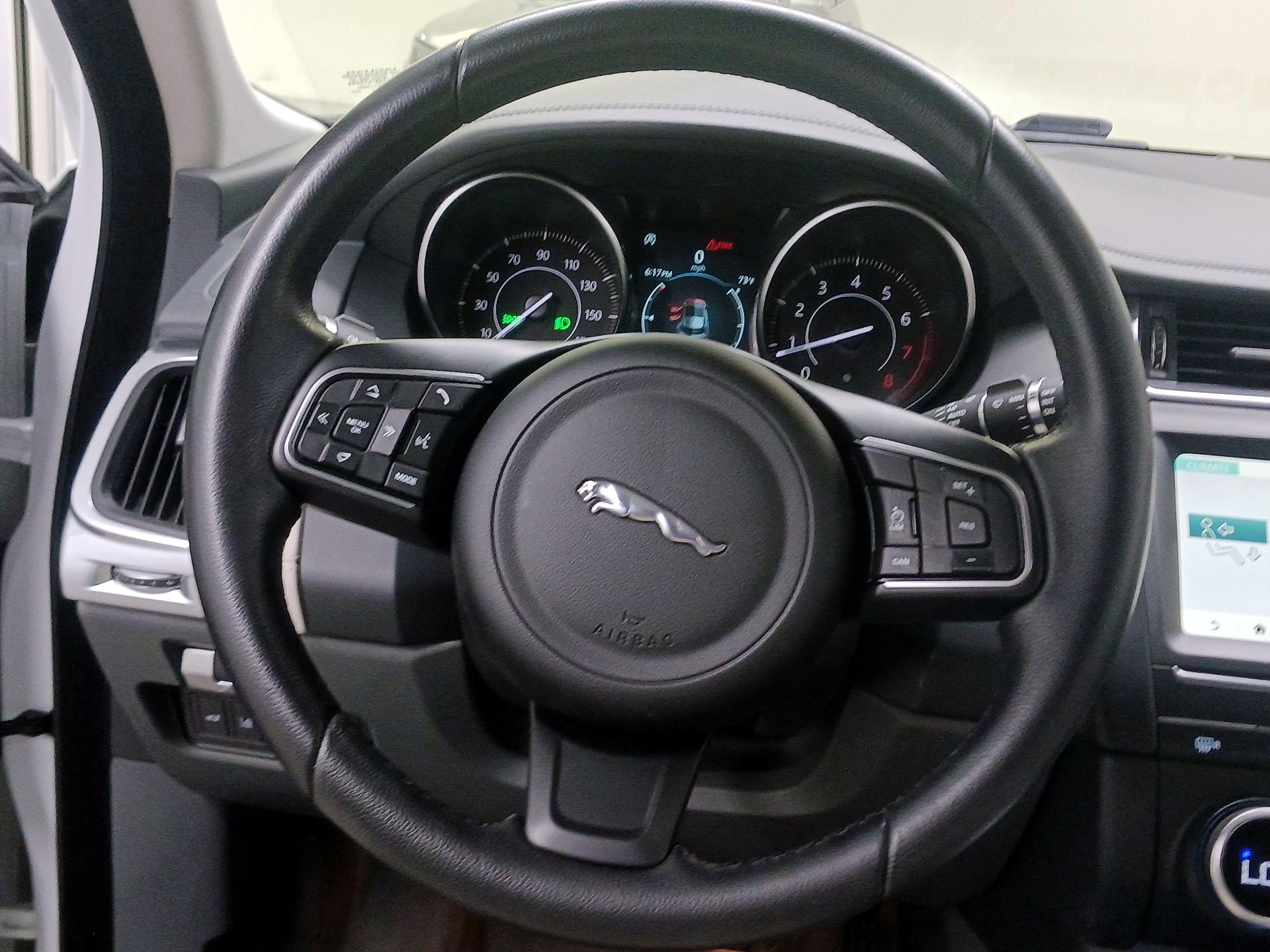 Thumbnail: 2020 Jaguar E-Pace - 10