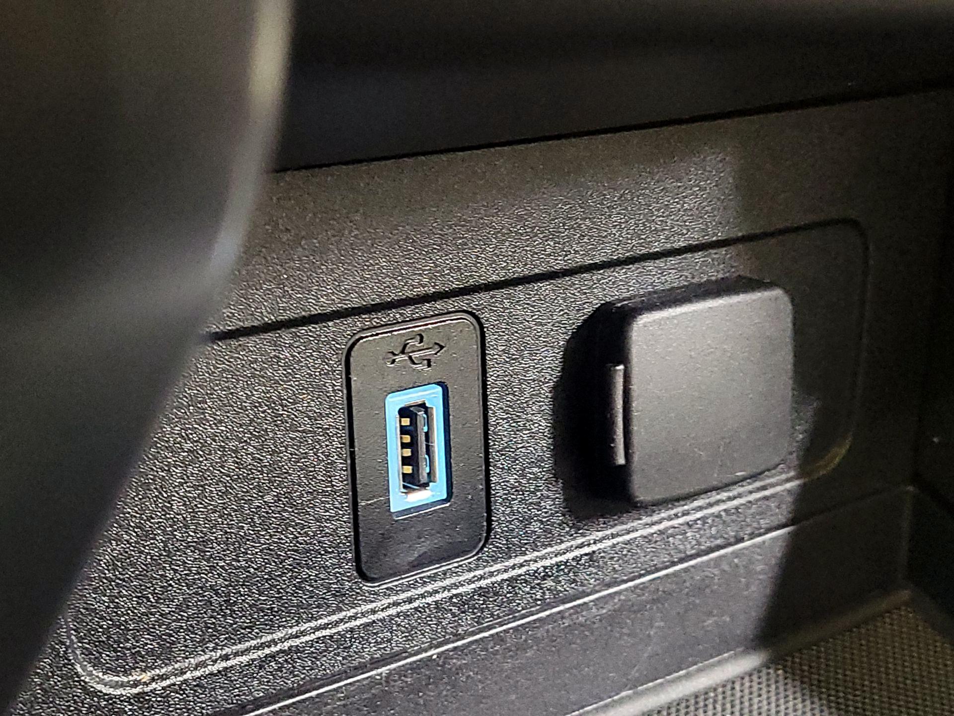 Thumbnail: 2017 Ford Escape - 17