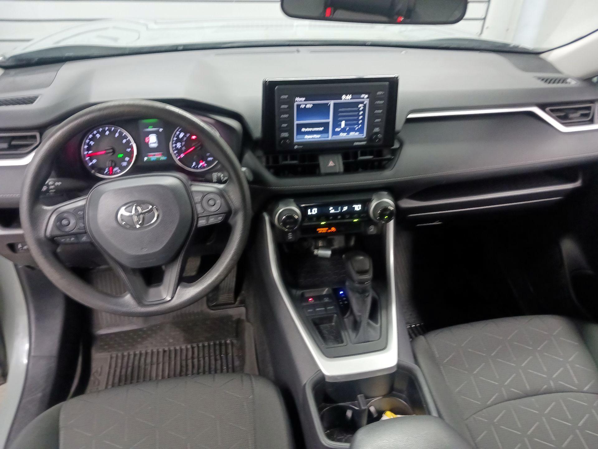 Thumbnail: 2022 Toyota RAV4 - 9