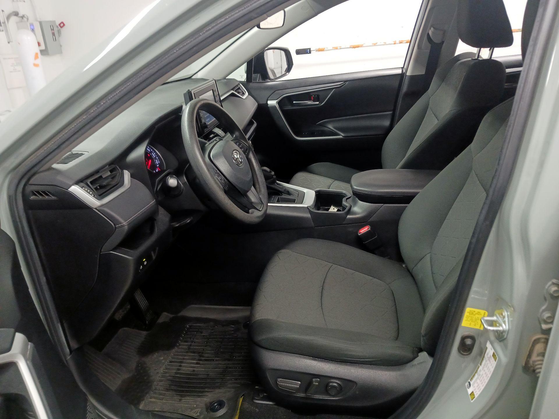 Thumbnail: 2022 Toyota RAV4 - 11