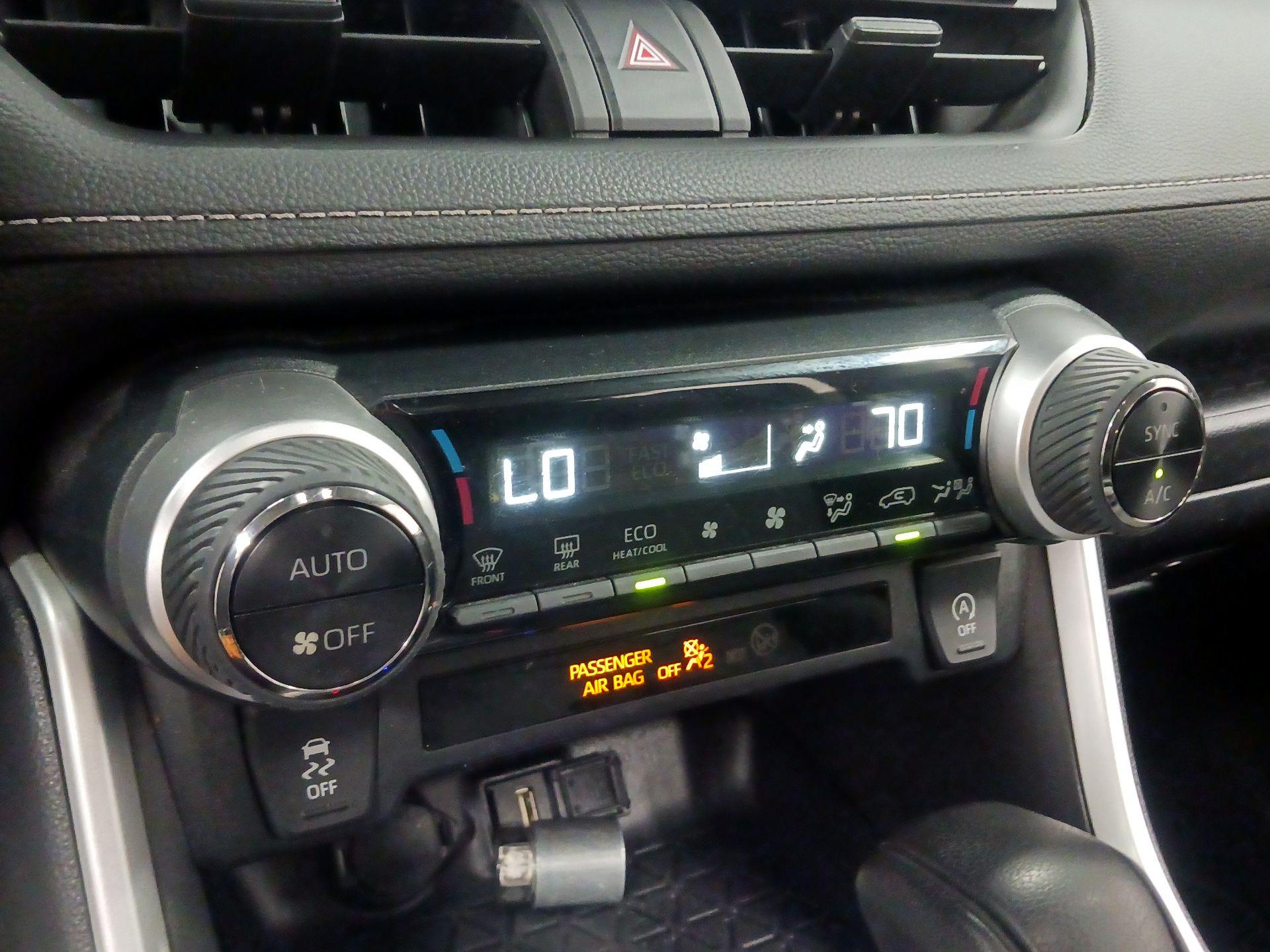 Thumbnail: 2022 Toyota RAV4 - 14