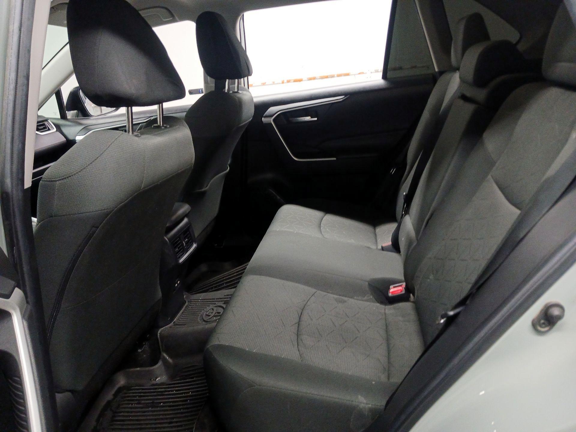 Thumbnail: 2022 Toyota RAV4 - 16