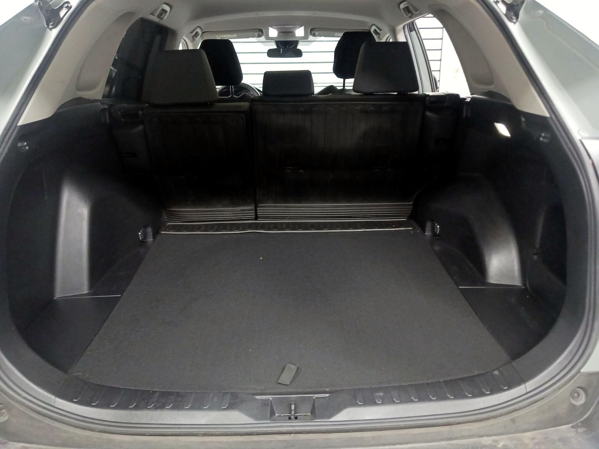 Thumbnail: 2022 Toyota RAV4 - 17