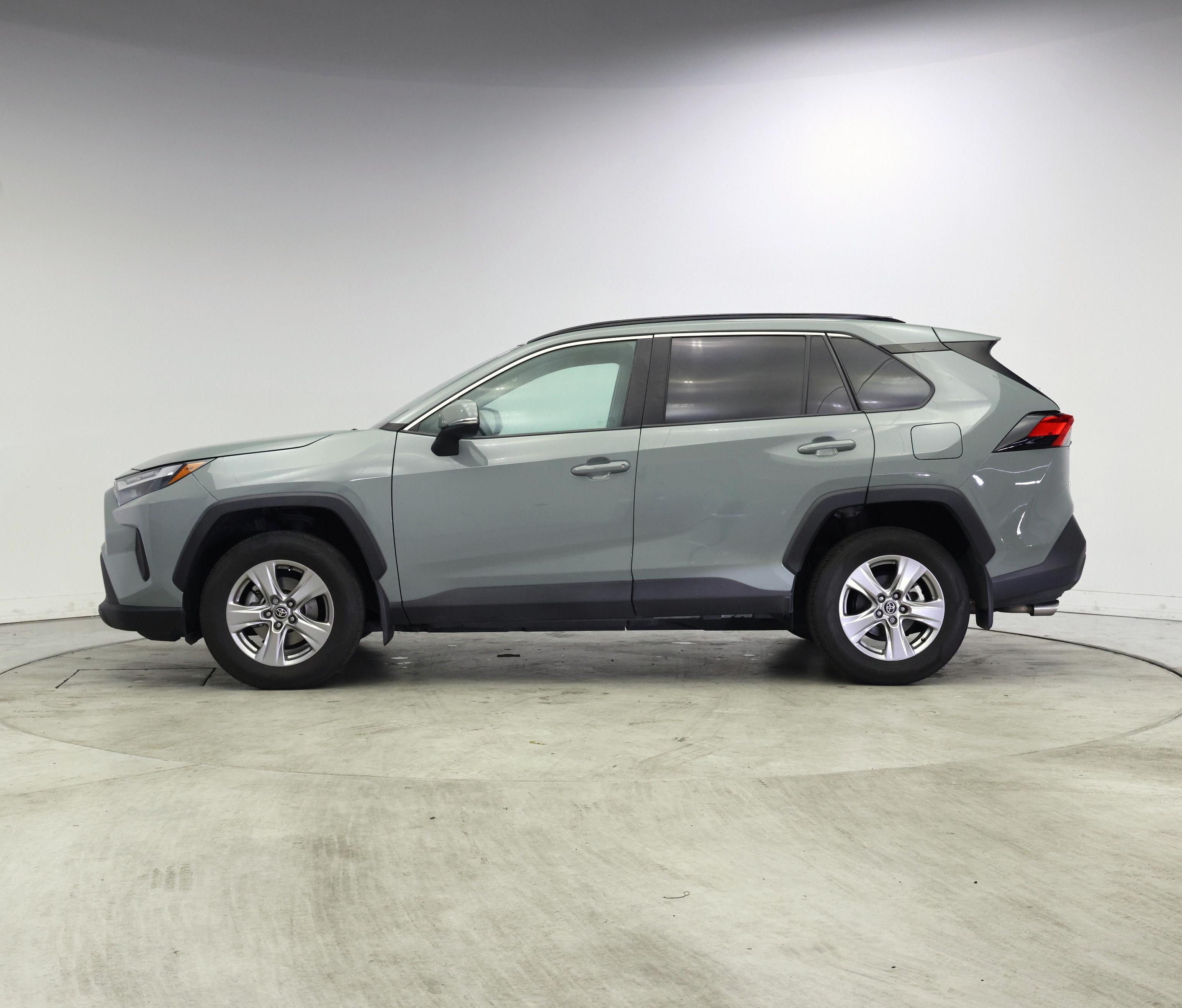 Thumbnail: 2022 Toyota RAV4 - 3