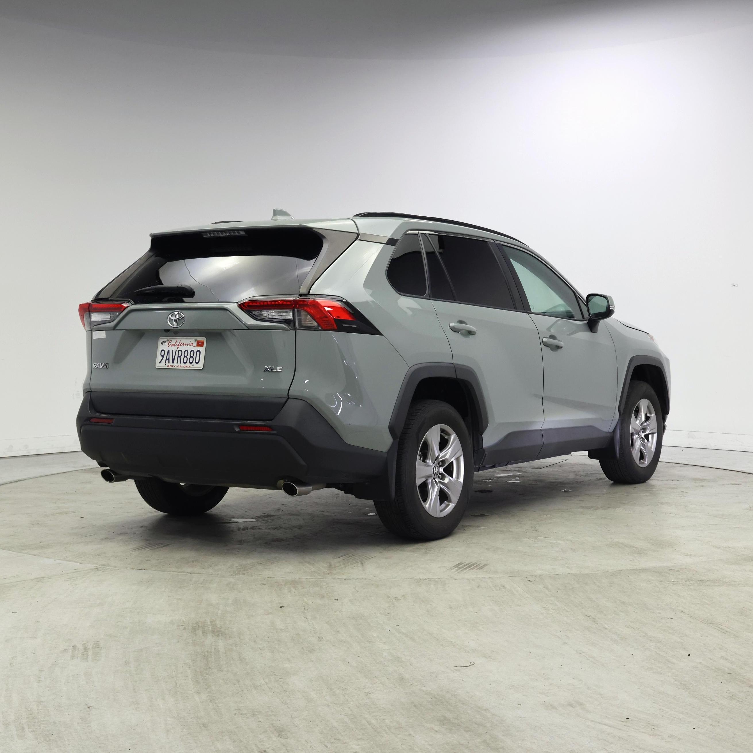 Thumbnail: 2022 Toyota RAV4 - 8