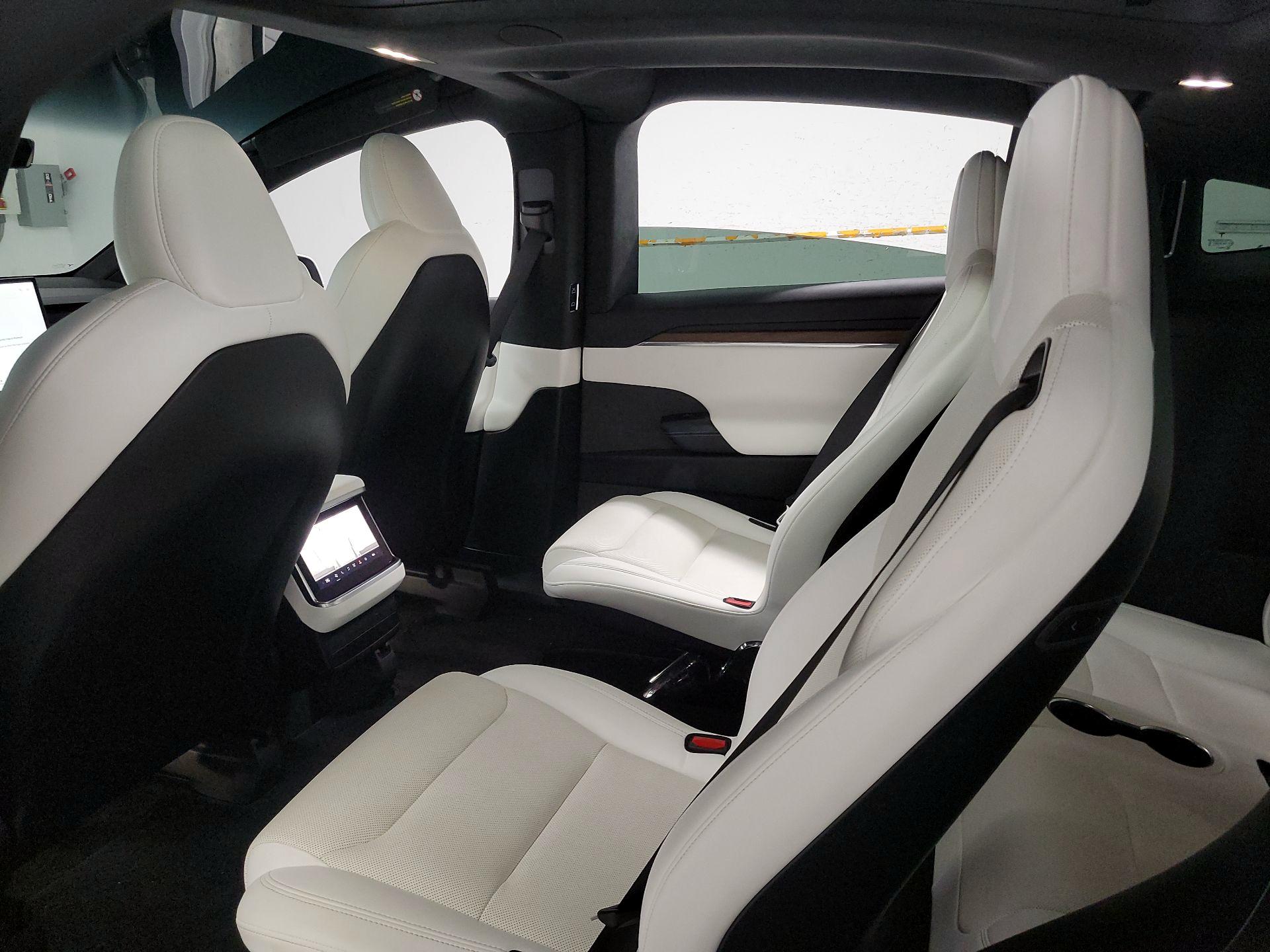 Thumbnail: 2022 Tesla Model X - 17