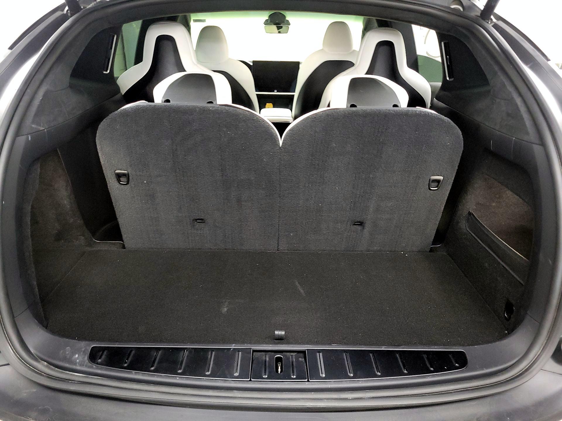 Thumbnail: 2022 Tesla Model X - 18