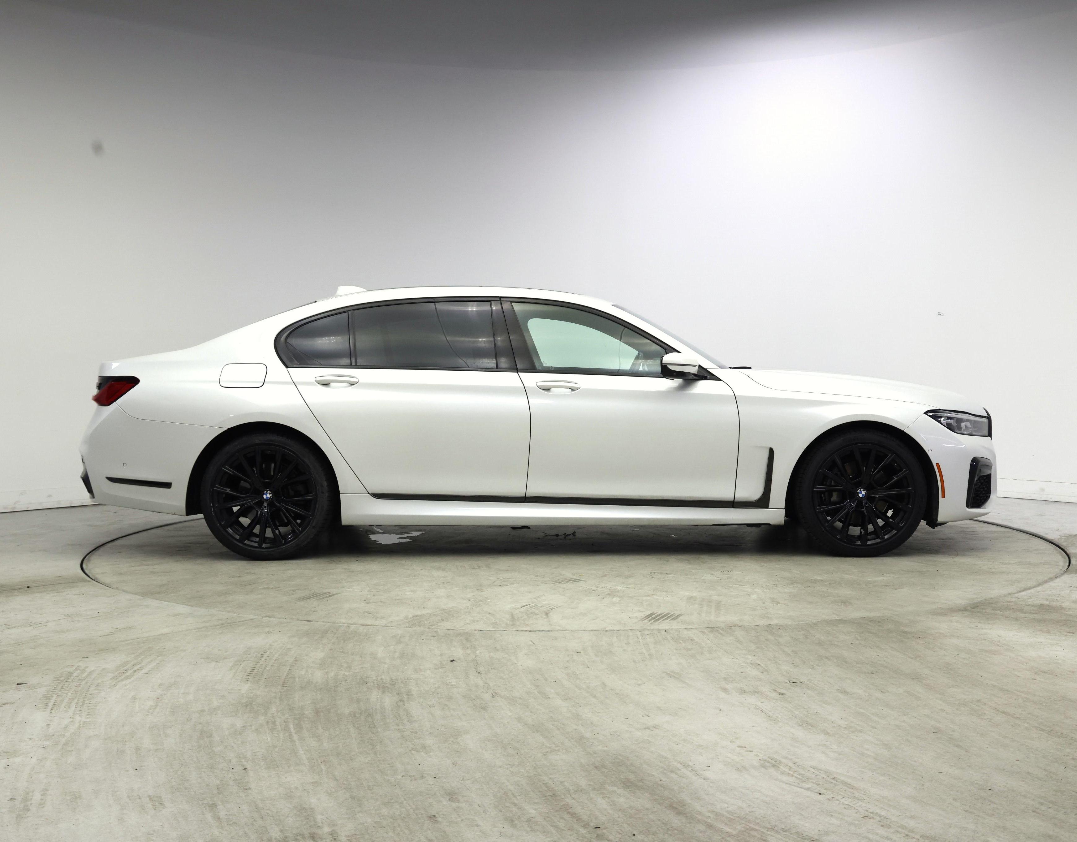 Thumbnail: 2022 BMW 7 Series - 7
