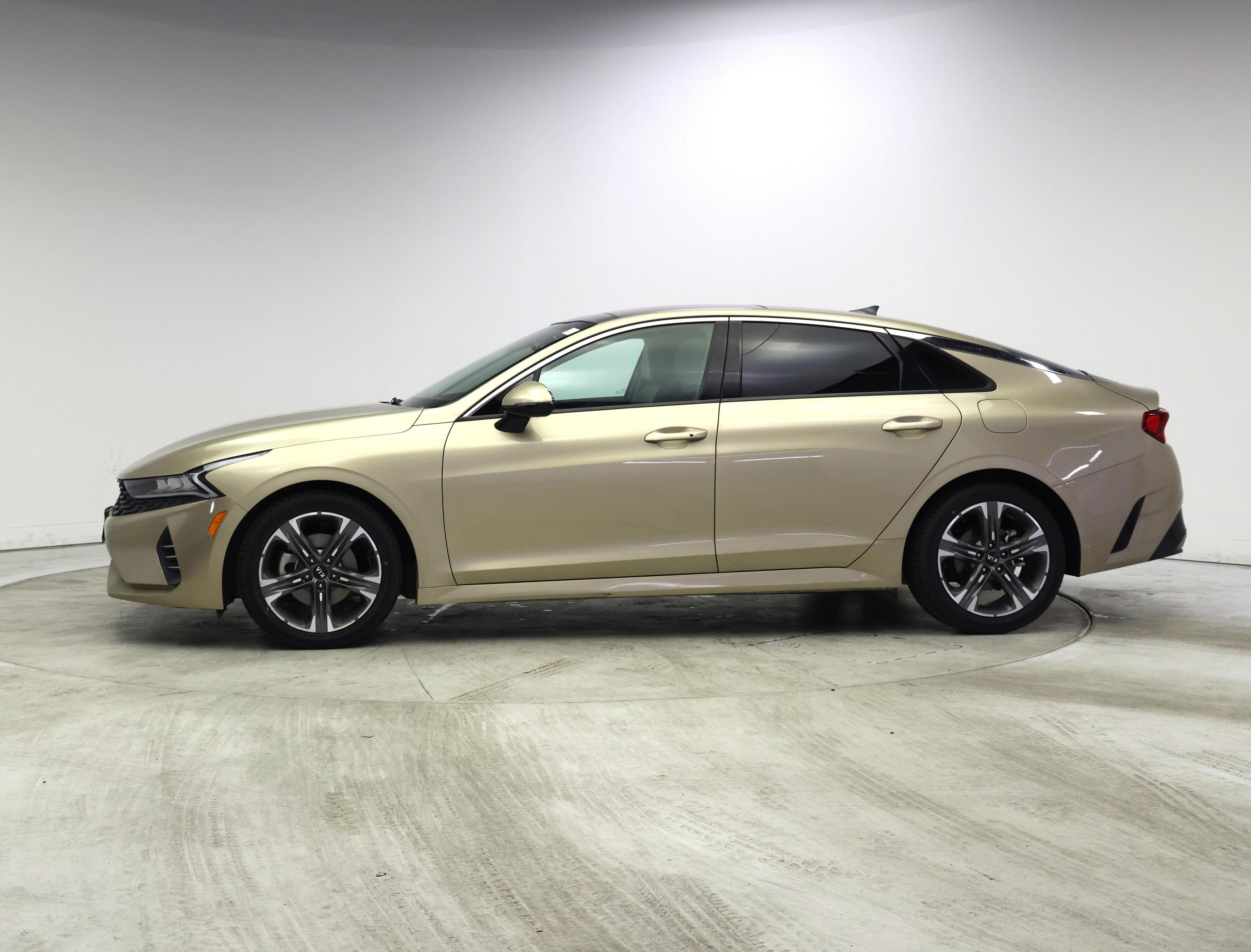 Thumbnail: 2021 Kia K5 - 3