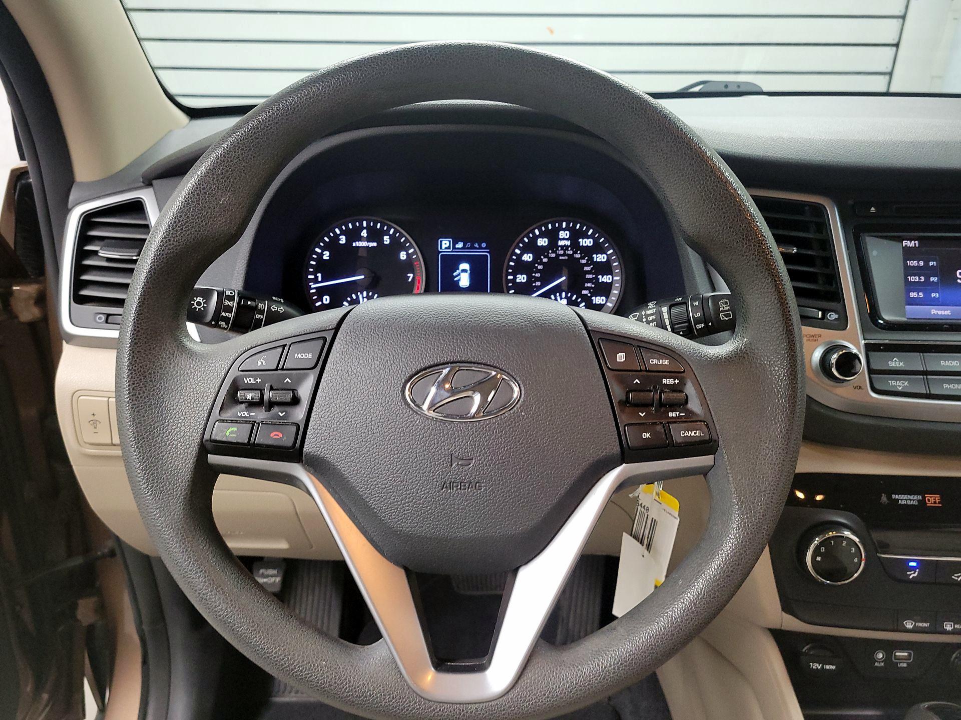 Thumbnail: 2016 Hyundai Tucson - 10