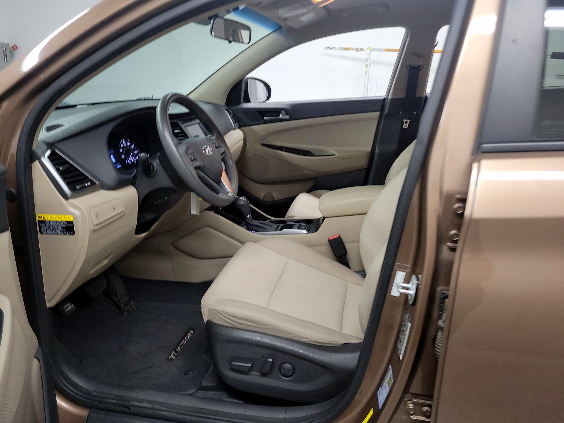 Thumbnail: 2016 Hyundai Tucson - 11