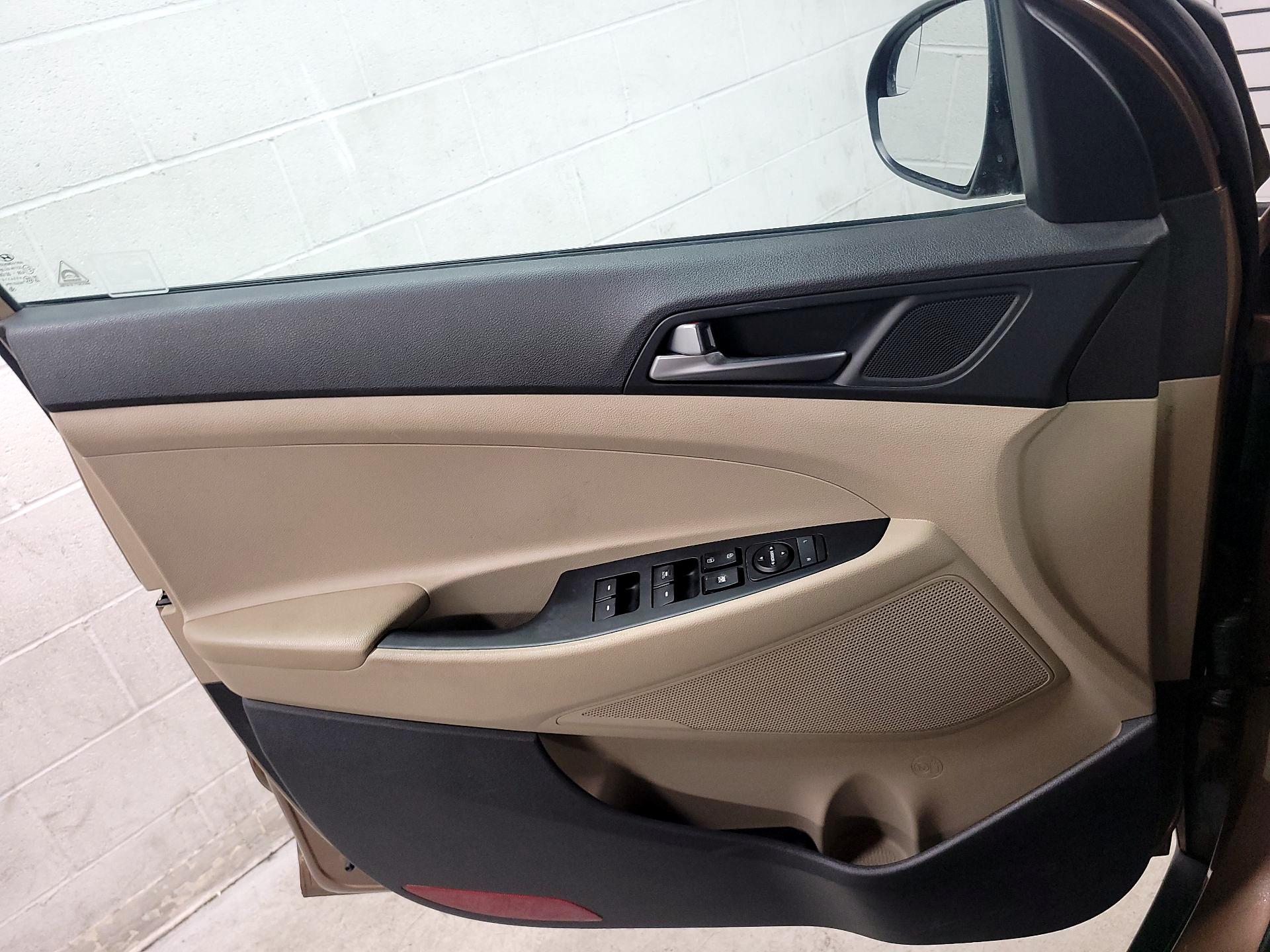 Thumbnail: 2016 Hyundai Tucson - 12