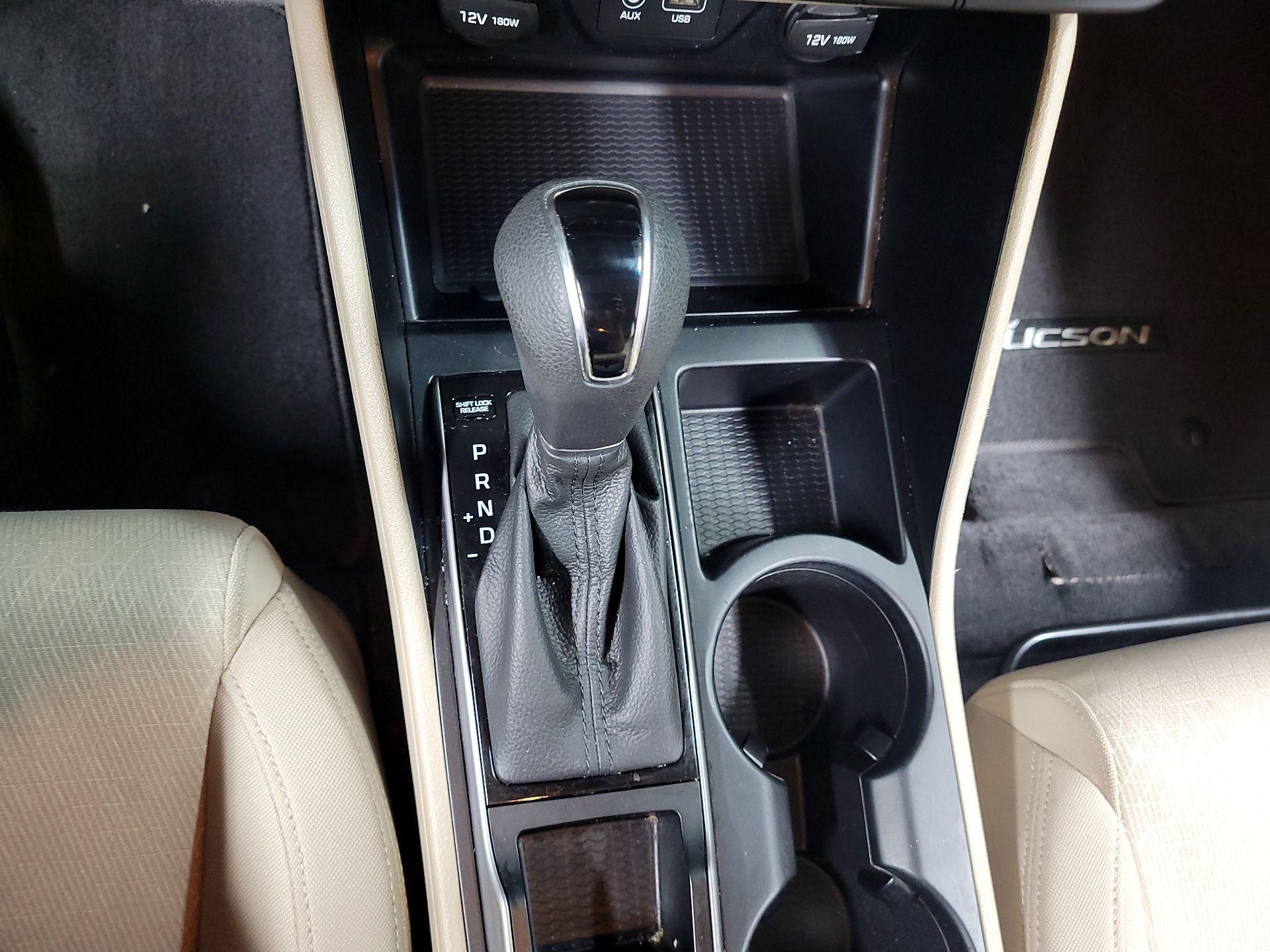 Thumbnail: 2016 Hyundai Tucson - 17