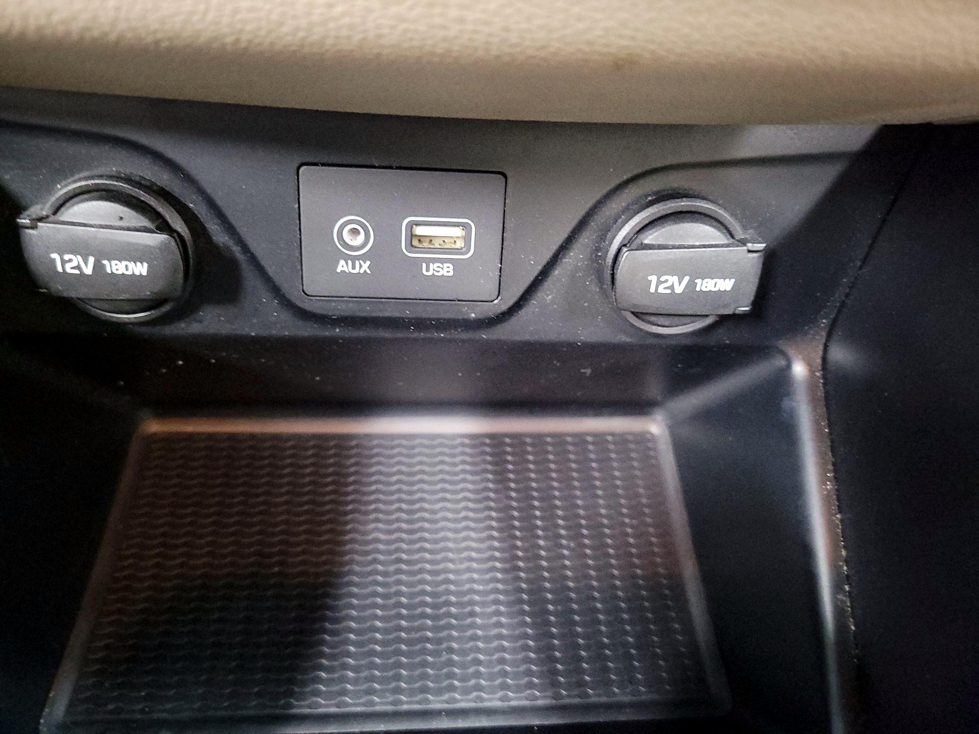 Thumbnail: 2016 Hyundai Tucson - 18